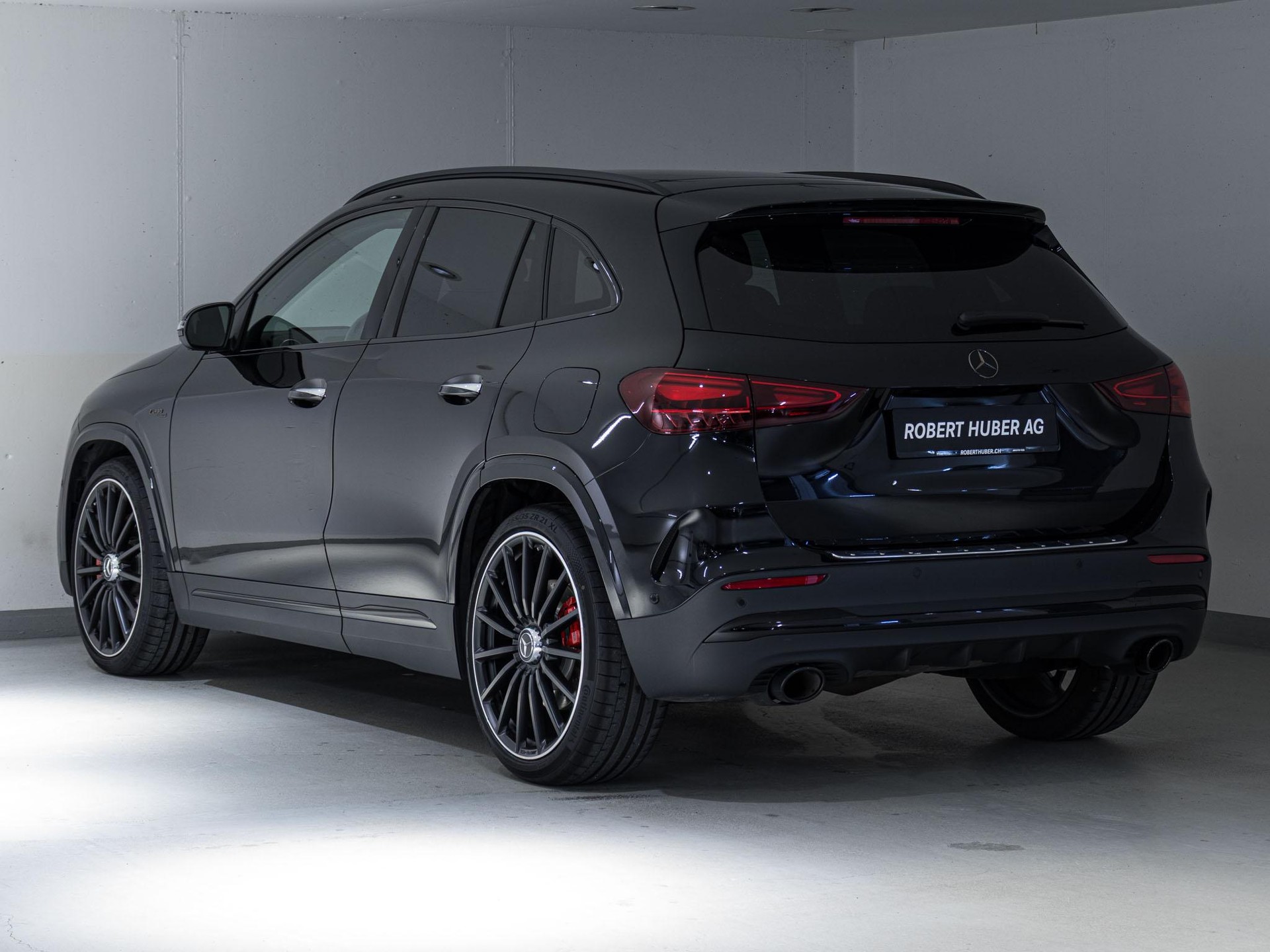 MERCEDES-BENZ GLA 35 AMG 4MATIC-image-3