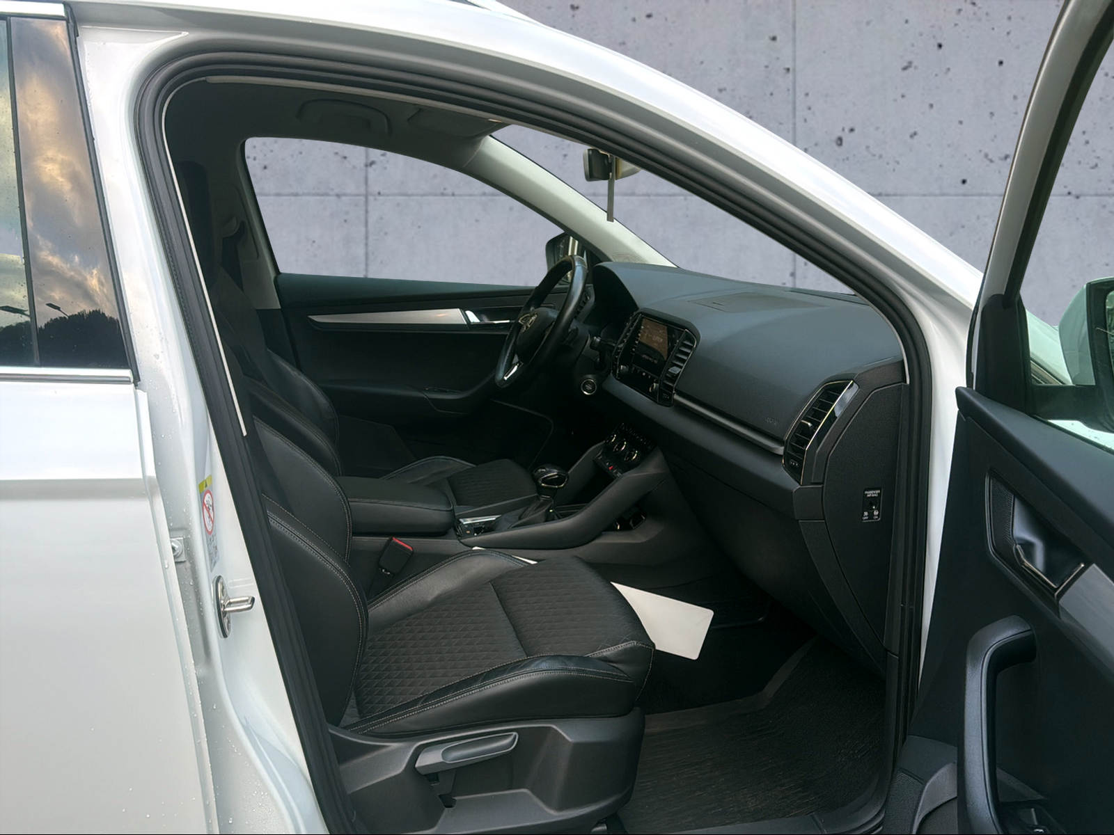 SKODA Karoq 1.6 TDI CR Smile-image-15