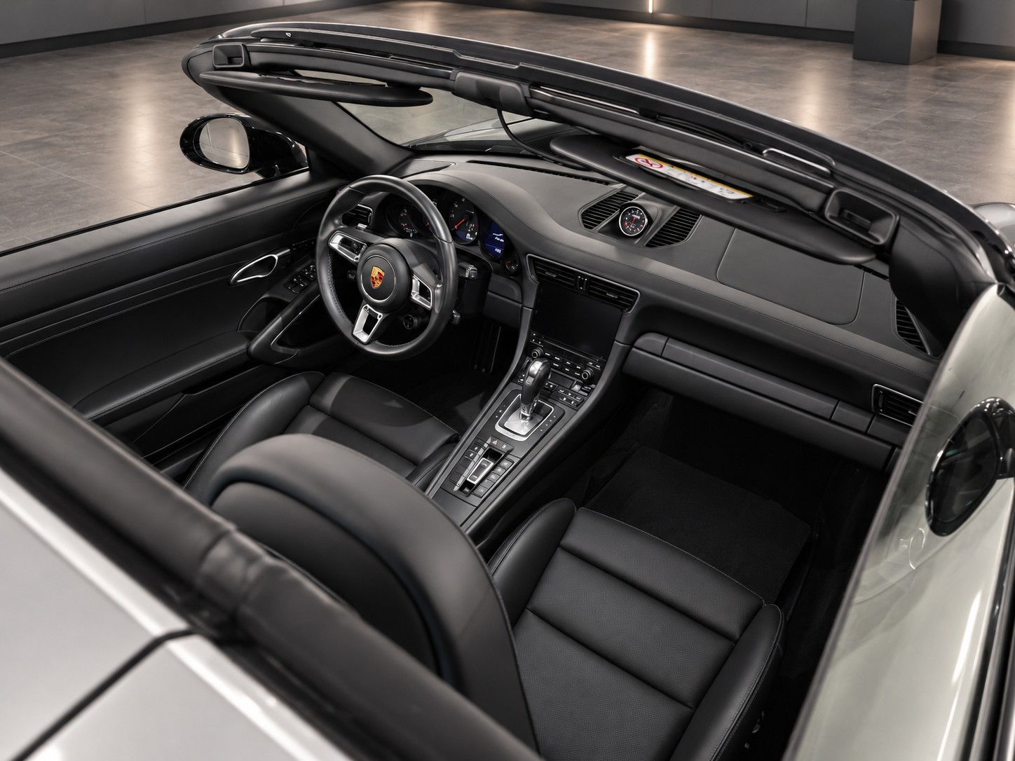 PORSCHE 3.0 Targa 4S PDK-image-1