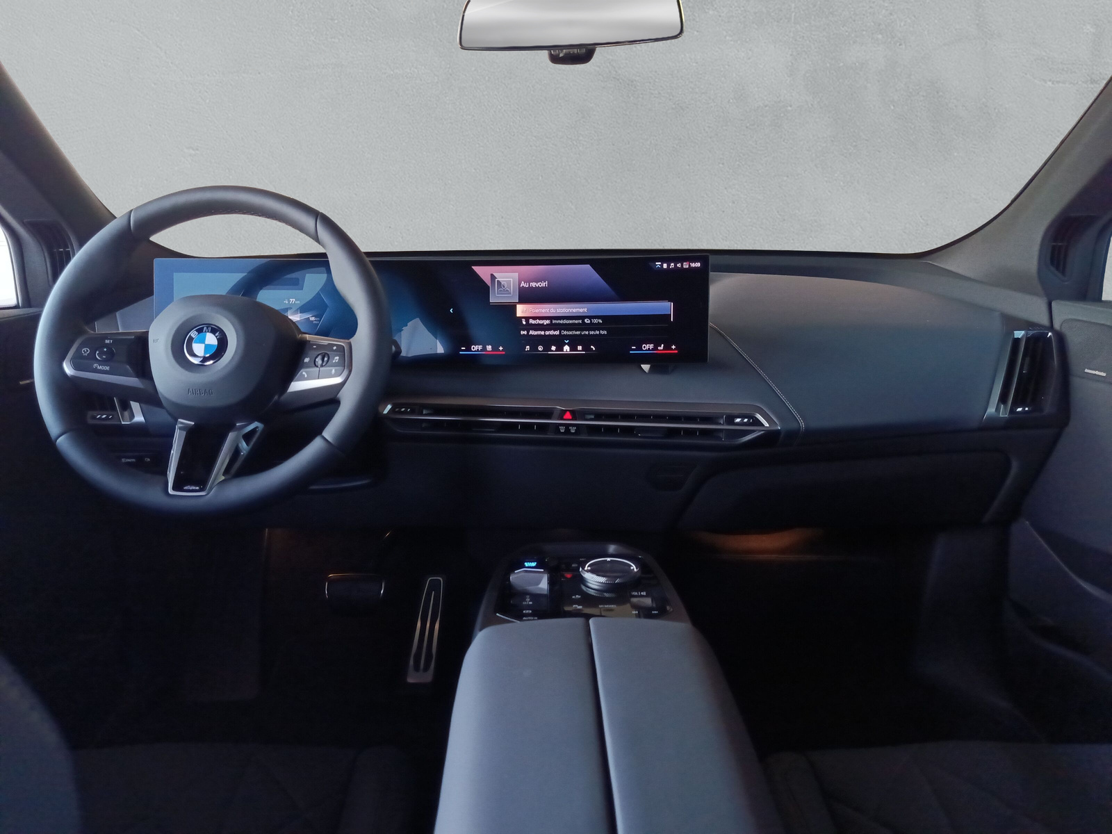 BMW iX xDrive60 M Sport Pro-image-16