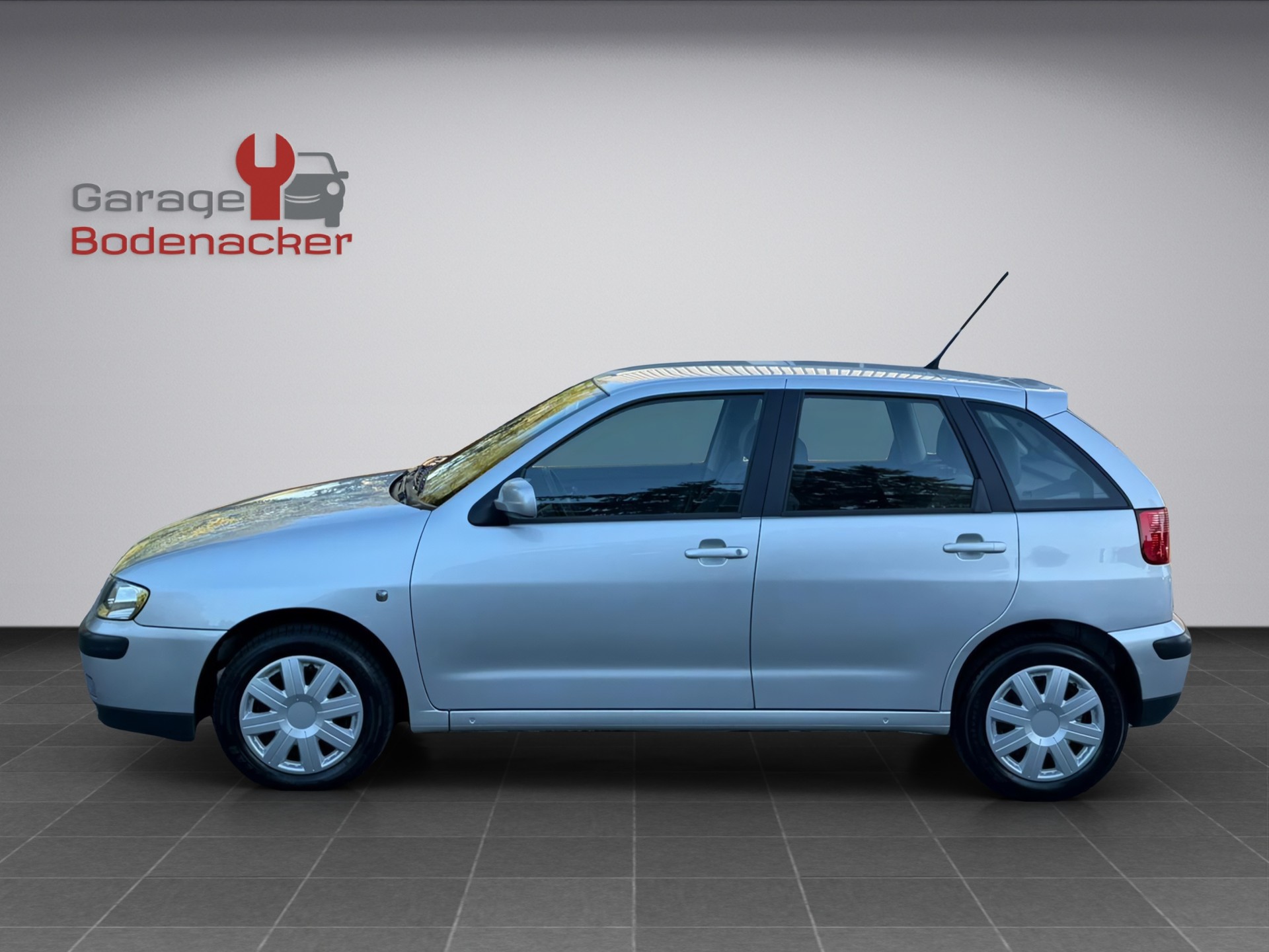 SEAT Ibiza 1.4 Signo * aus 1. Hand * Frisch ab Service mit Zahnriemen *-image-2
