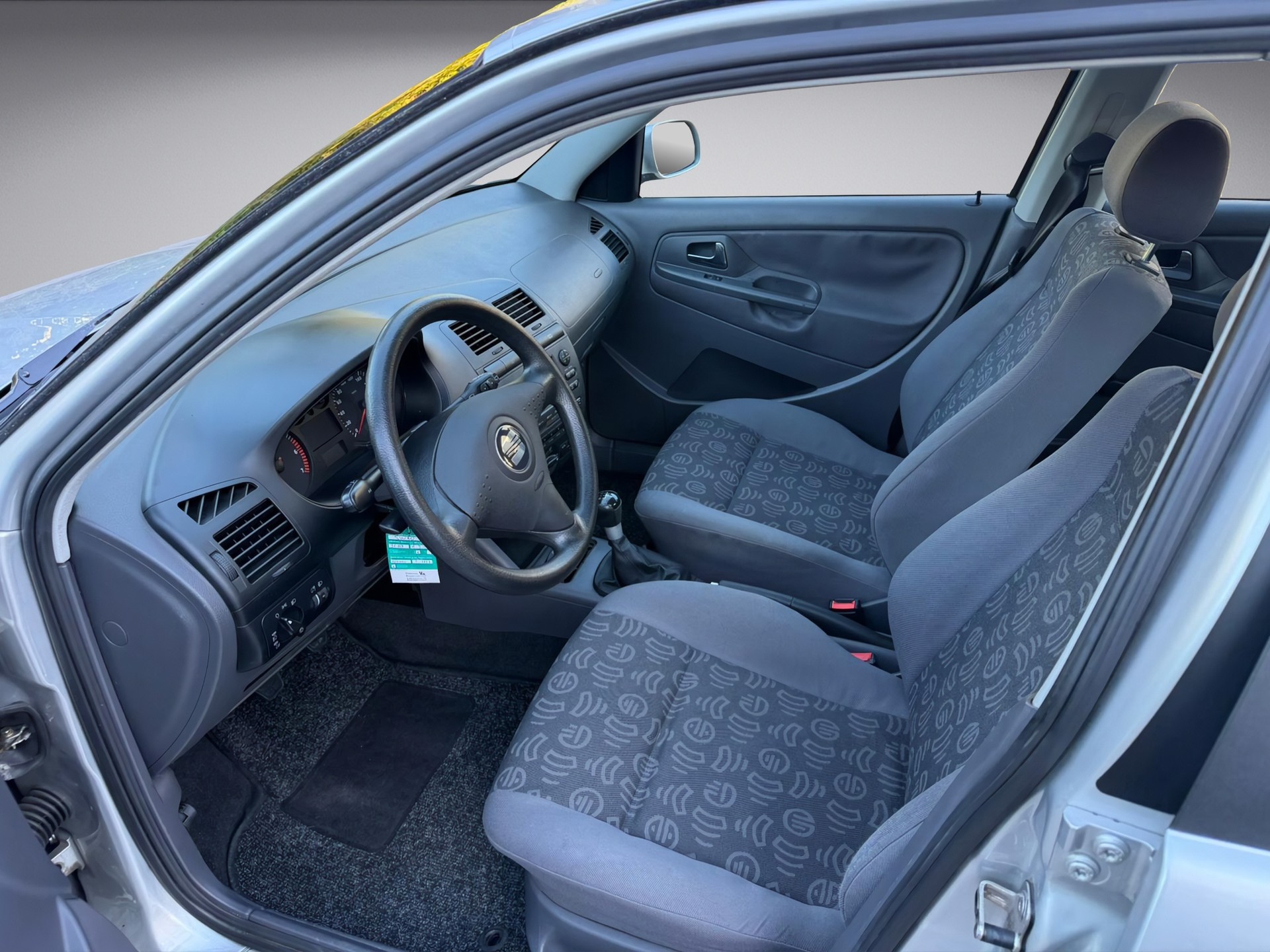 SEAT Ibiza 1.4 Signo * aus 1. Hand * Frisch ab Service mit Zahnriemen *-image-8