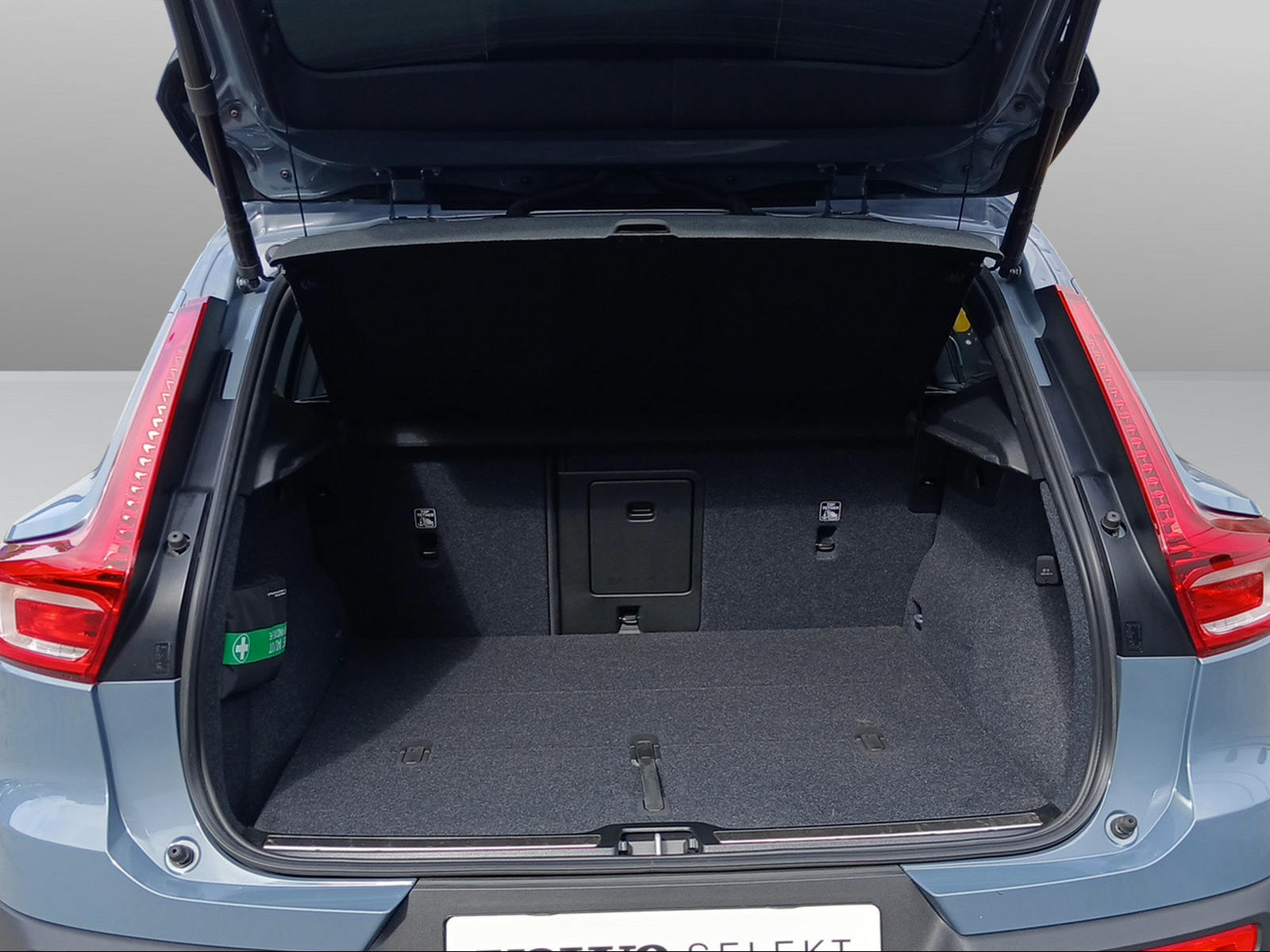 VOLVO XC40 2.0 B4 MH Plus Bright AWD-image-9
