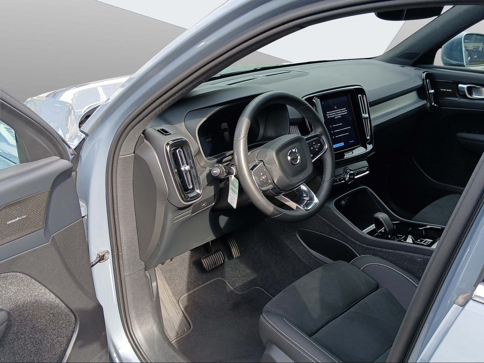 VOLVO XC40 2.0 B4 MH Plus Bright AWD-image-10