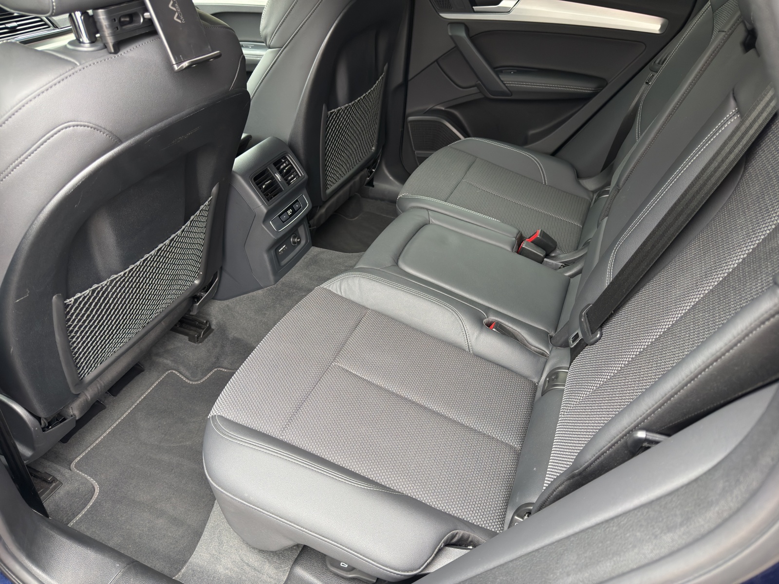 AUDI Q5 40 TFSI S line quattro S-tronic-image-11