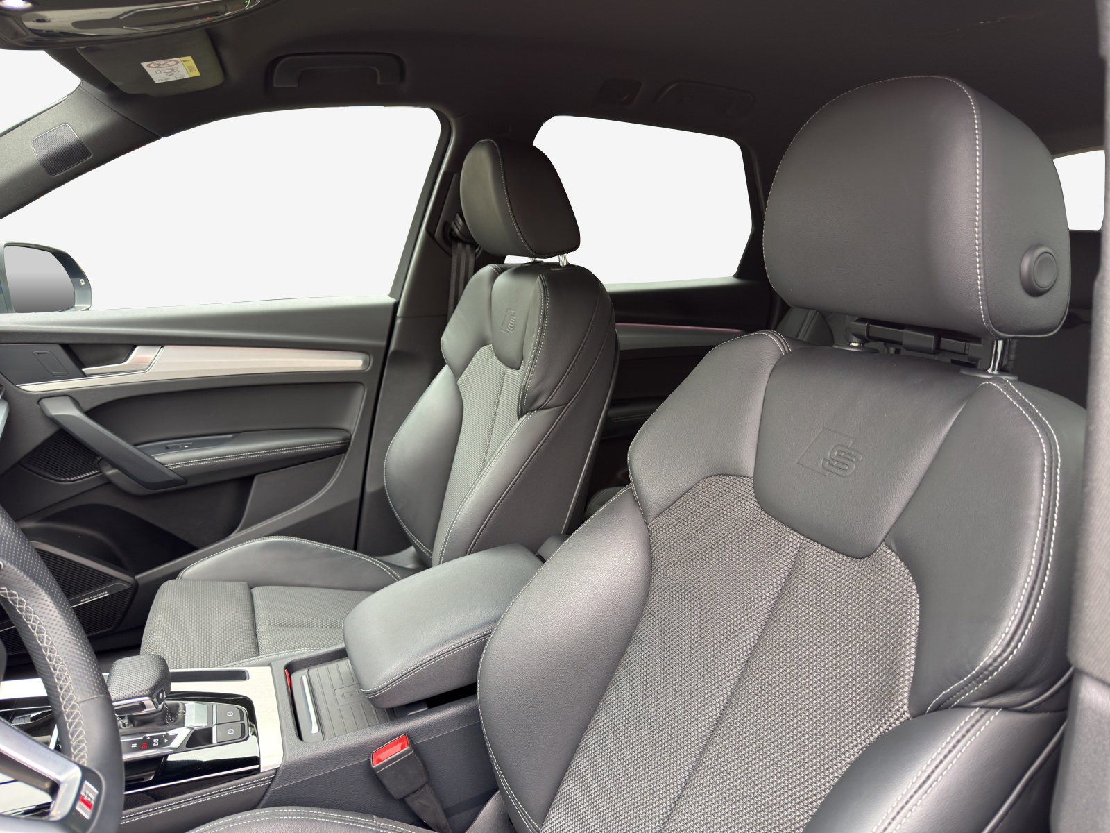 AUDI Q5 40 TFSI S line quattro S-tronic-image-15