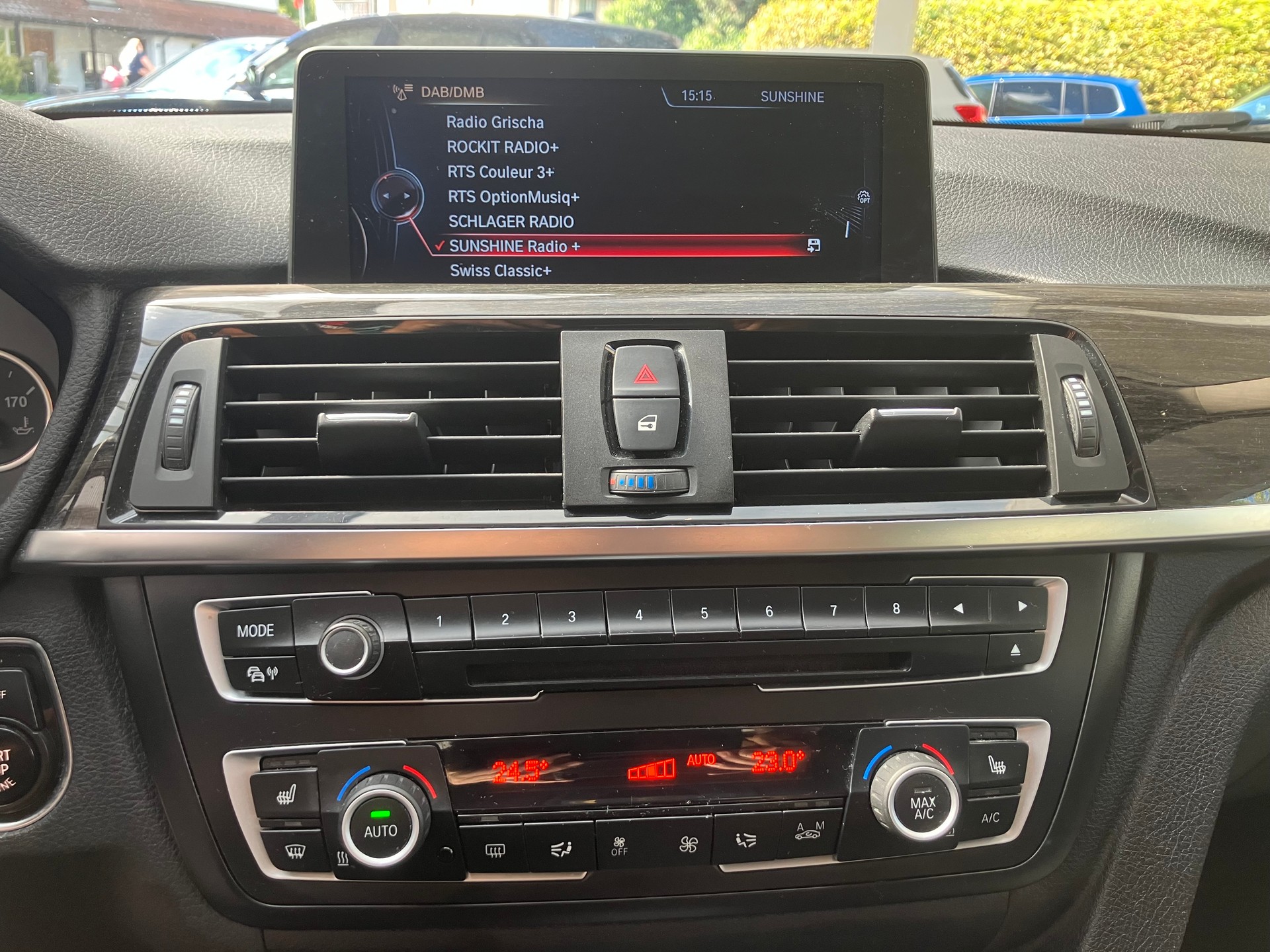 BMW 328i xDrive Touring Modern Line Steptronic-image-10