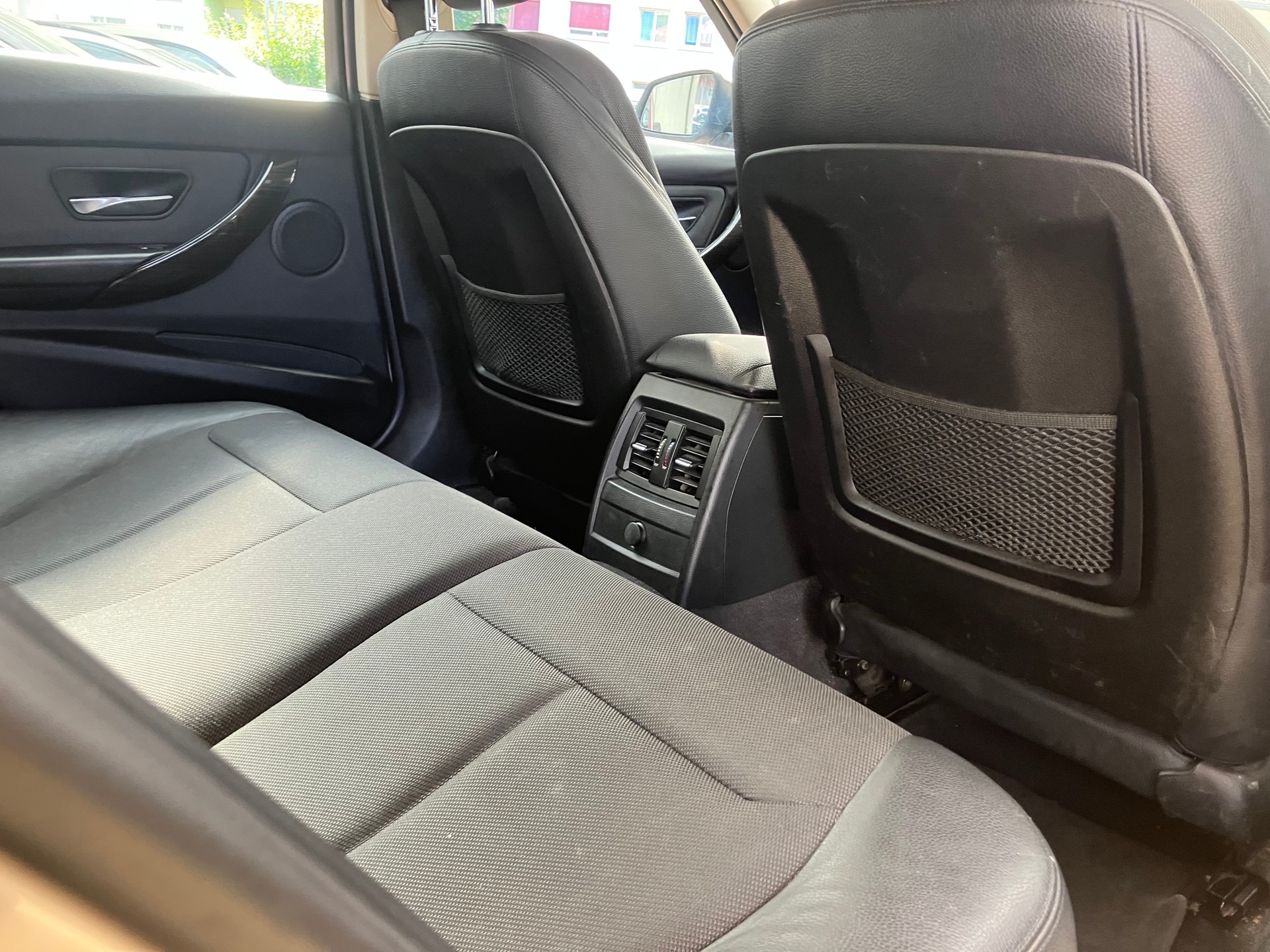 BMW 328i xDrive Touring Modern Line Steptronic-image-6