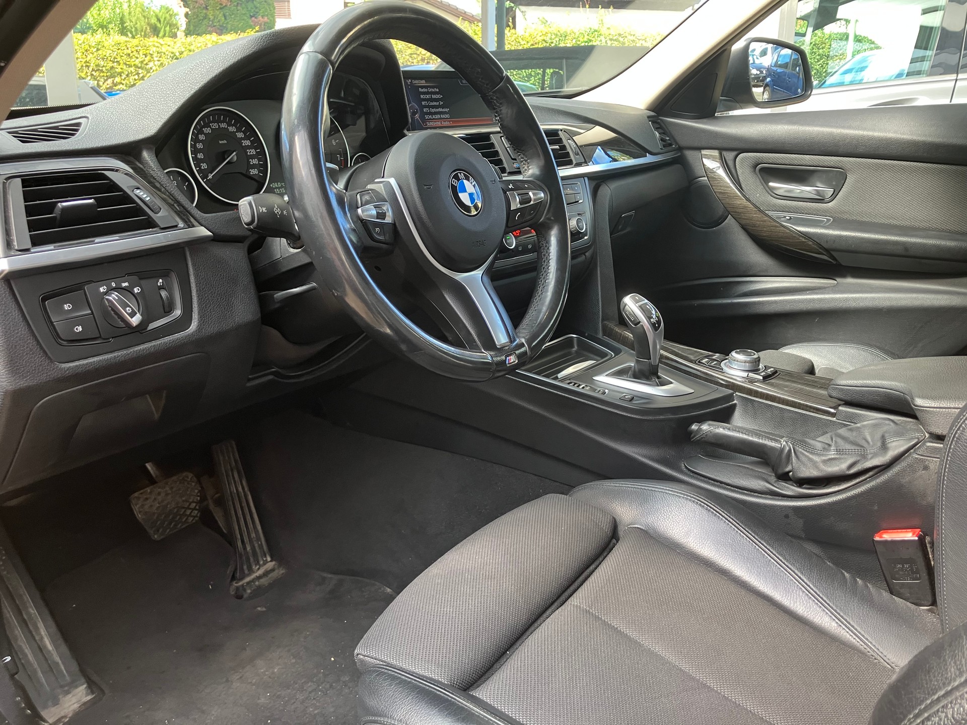 BMW 328i xDrive Touring Modern Line Steptronic-image-1
