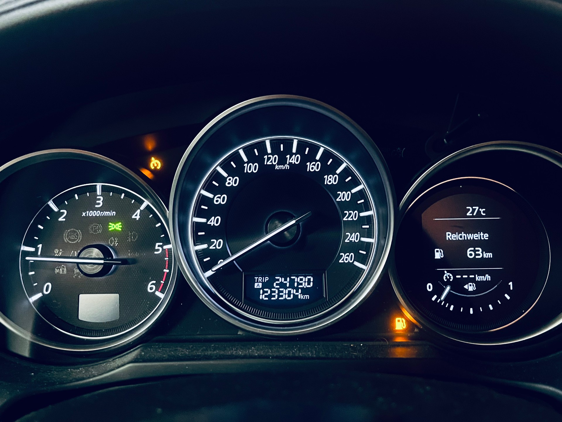 MAZDA 6 Sportwagon 2.2 D 16V Ambition-image-17