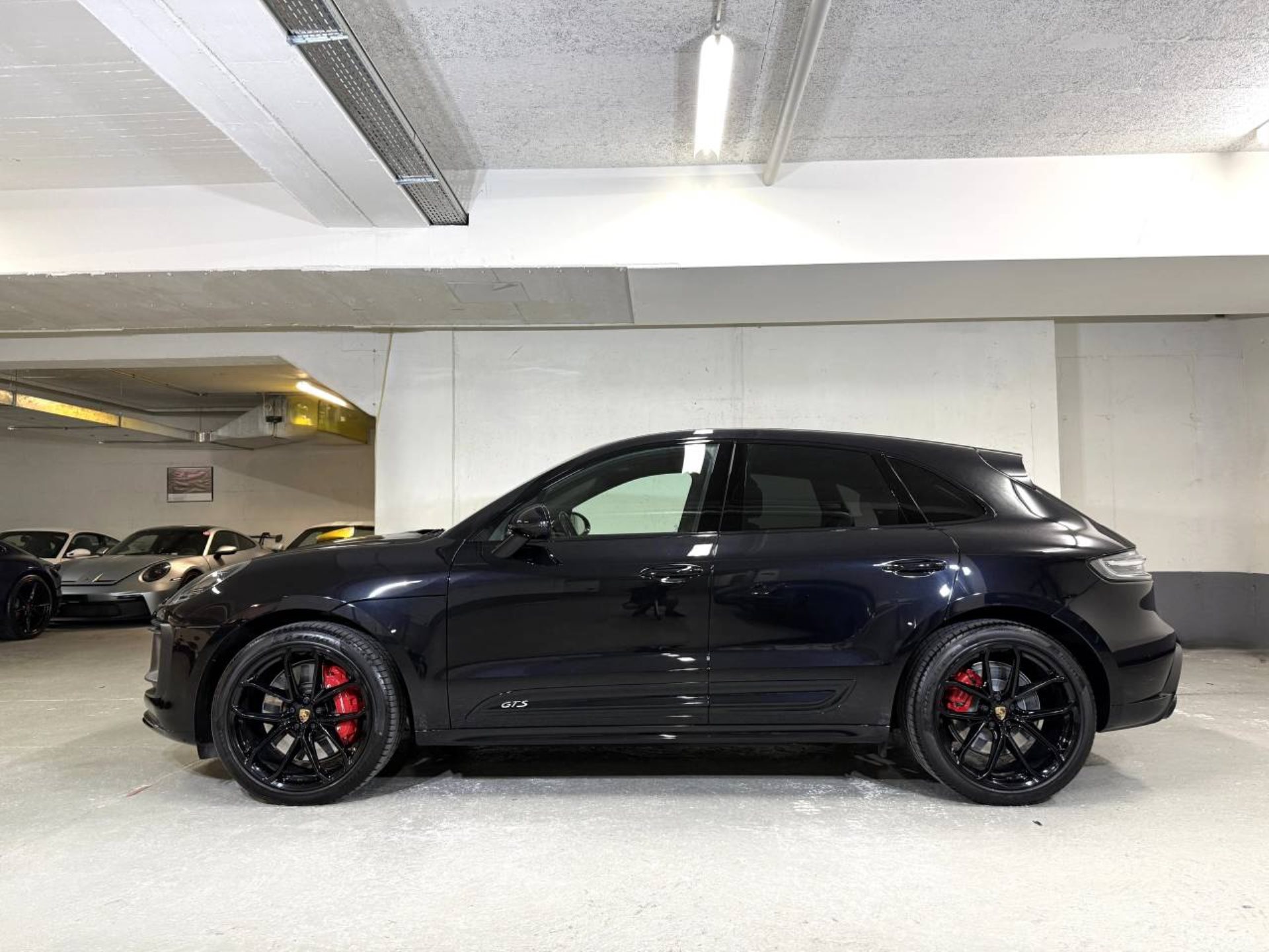 PORSCHE Macan GTS-showroom-element-1
