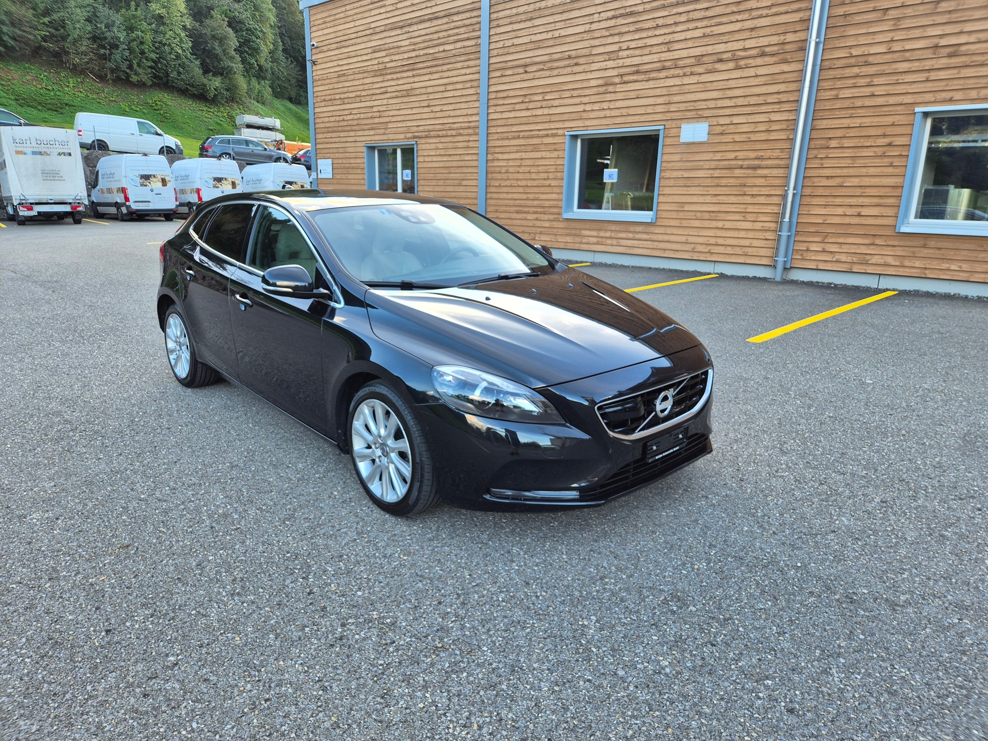 VOLVO V40 T4 Summum Powershift-image-4