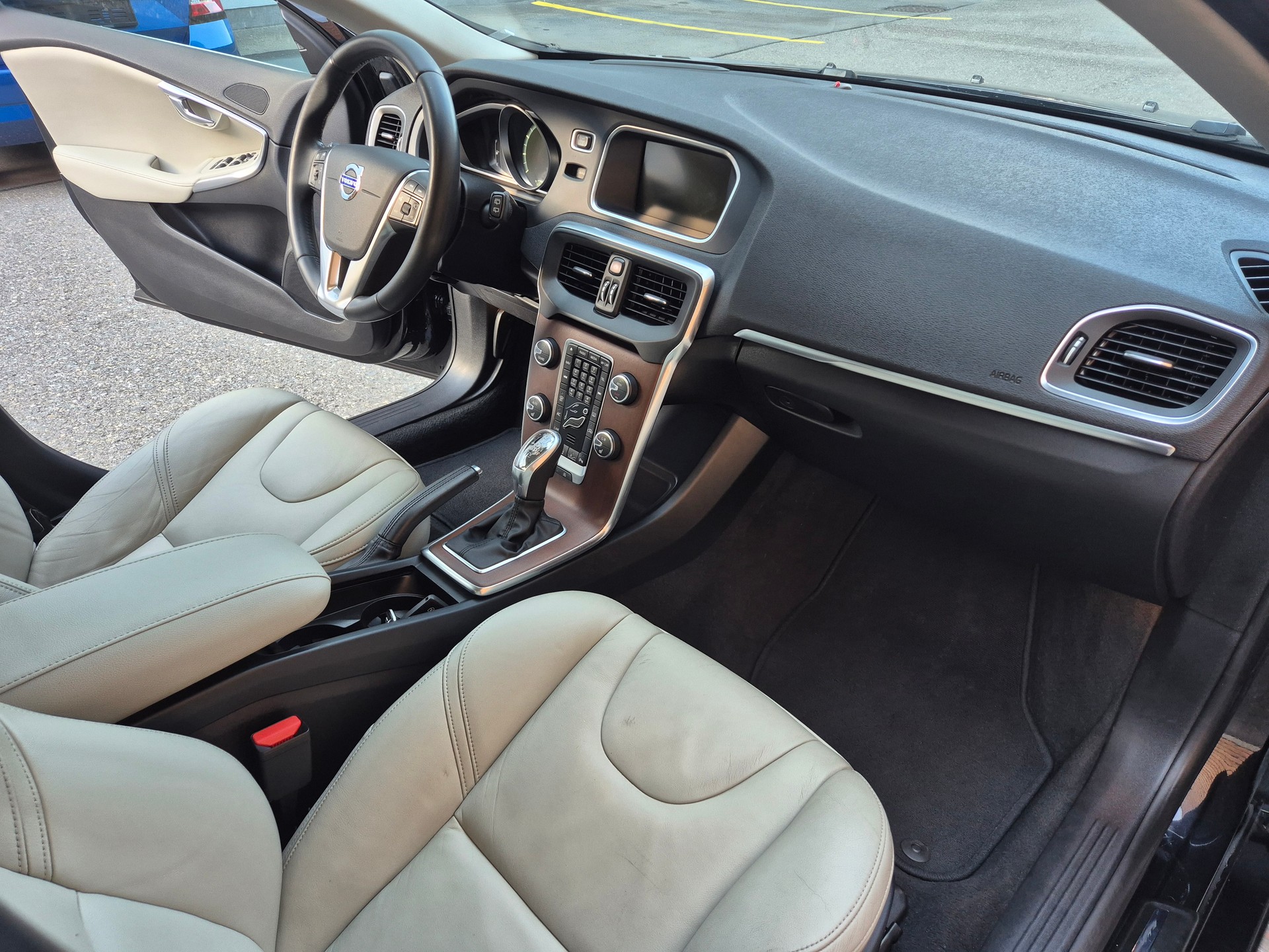 VOLVO V40 T4 Summum Powershift-image-7