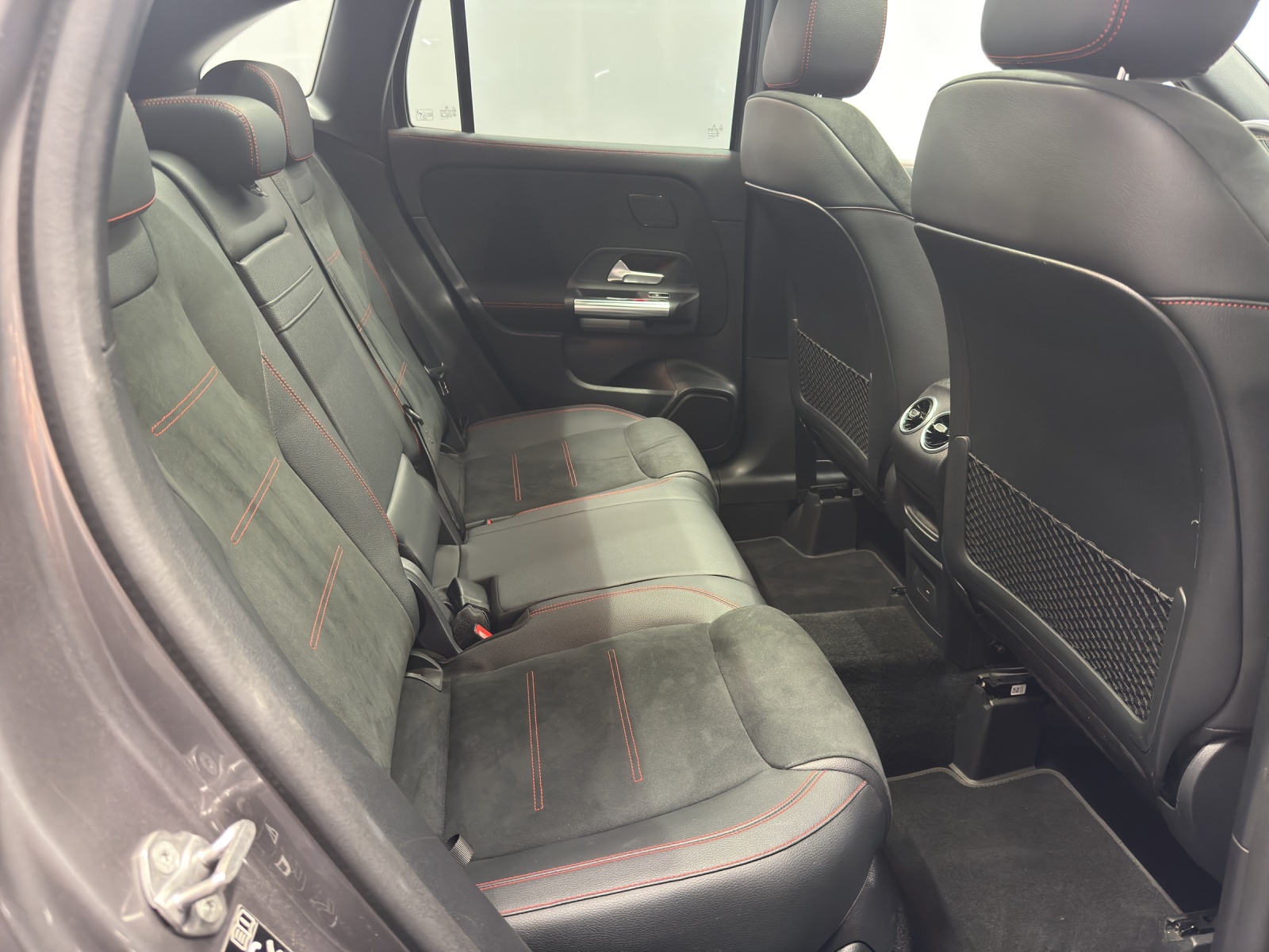 MERCEDES-BENZ GLA 250-image-9