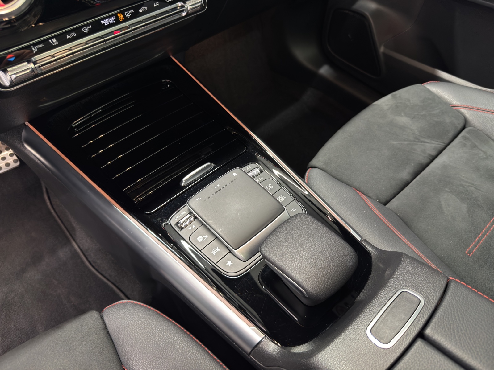 MERCEDES-BENZ GLA 250-image-15