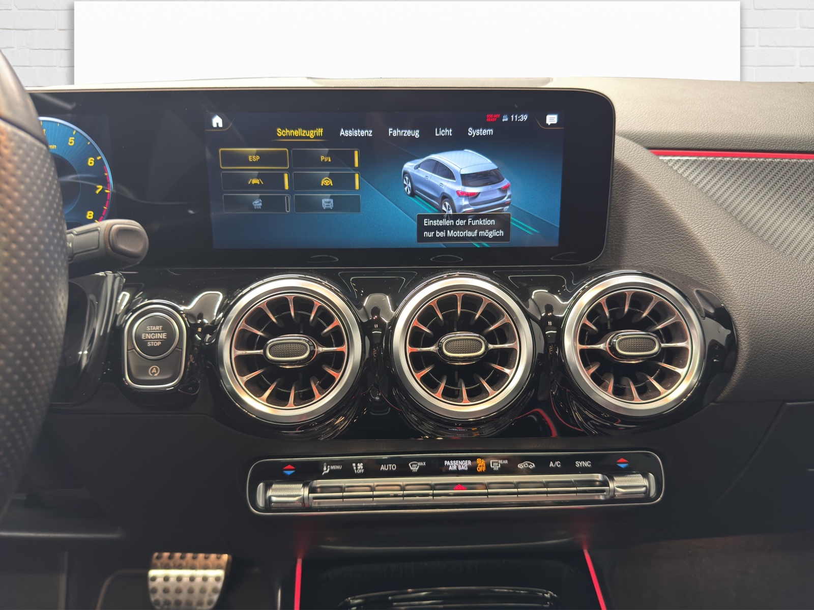 MERCEDES-BENZ GLA 250-image-8