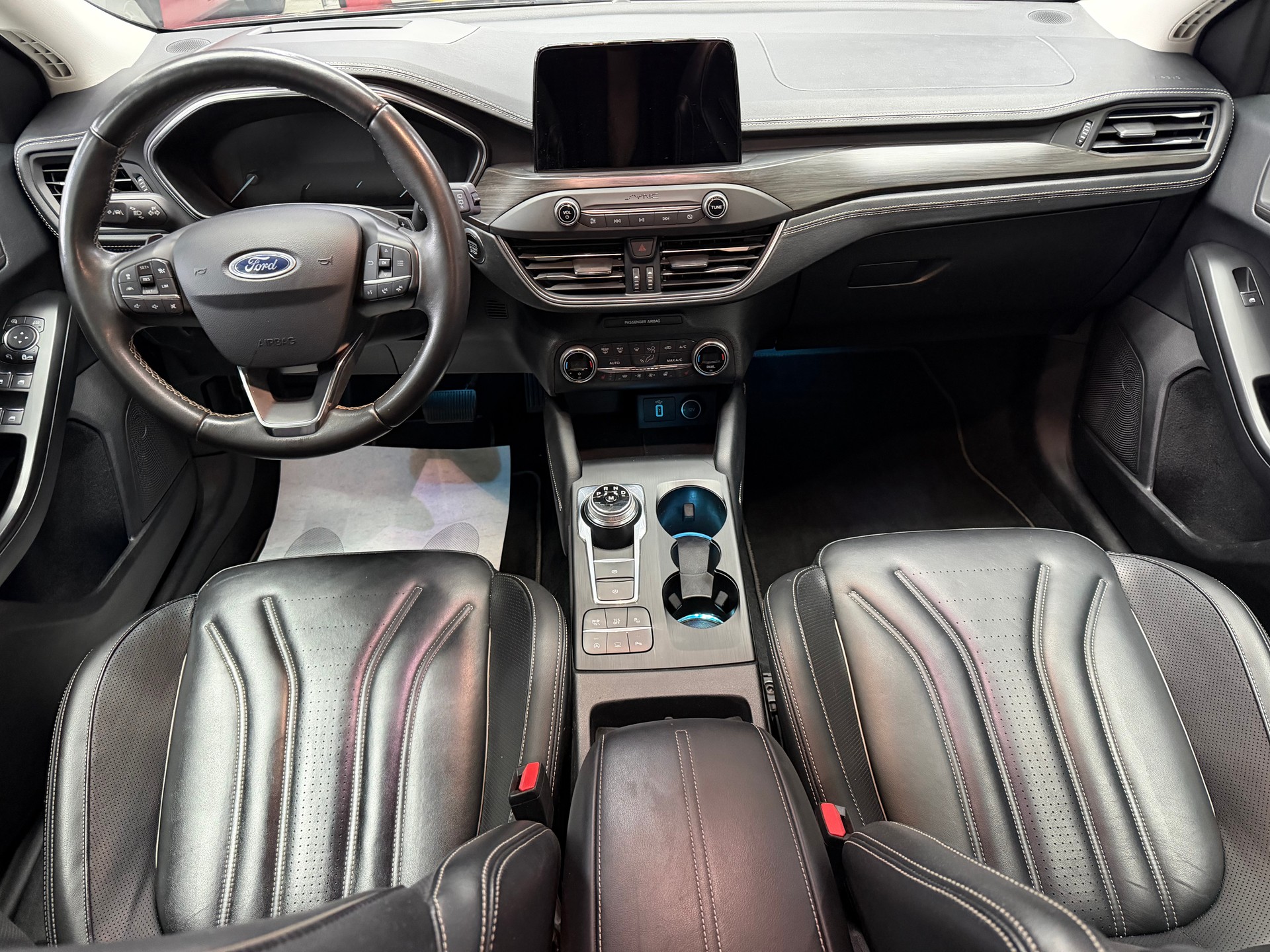 FORD Focus 1.0 SCTi Vignale Automatic-image-7