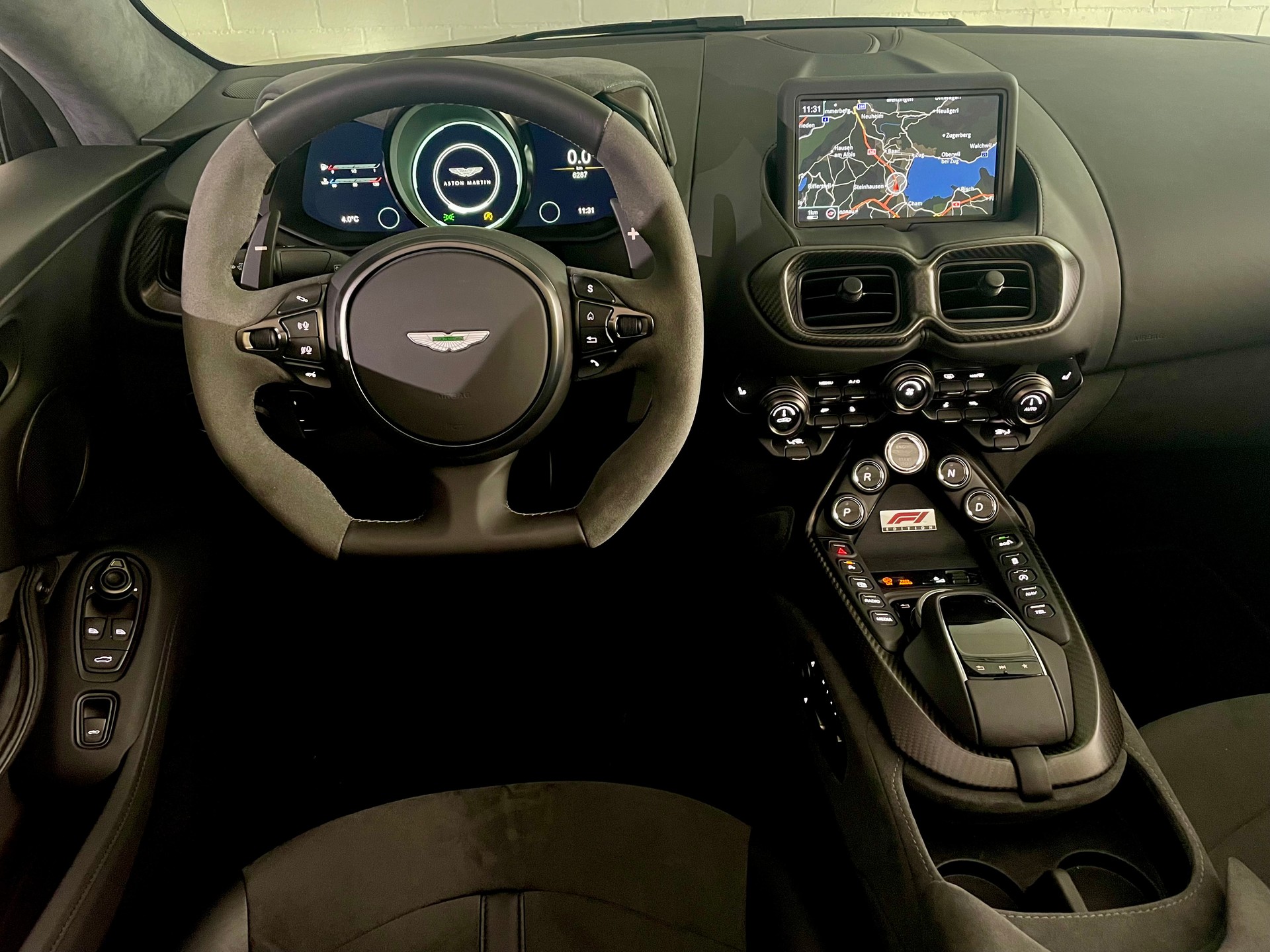 ASTON MARTIN V8 Vantage 4.0 F1 - 535 PS Roadster 1 of 249-image-24