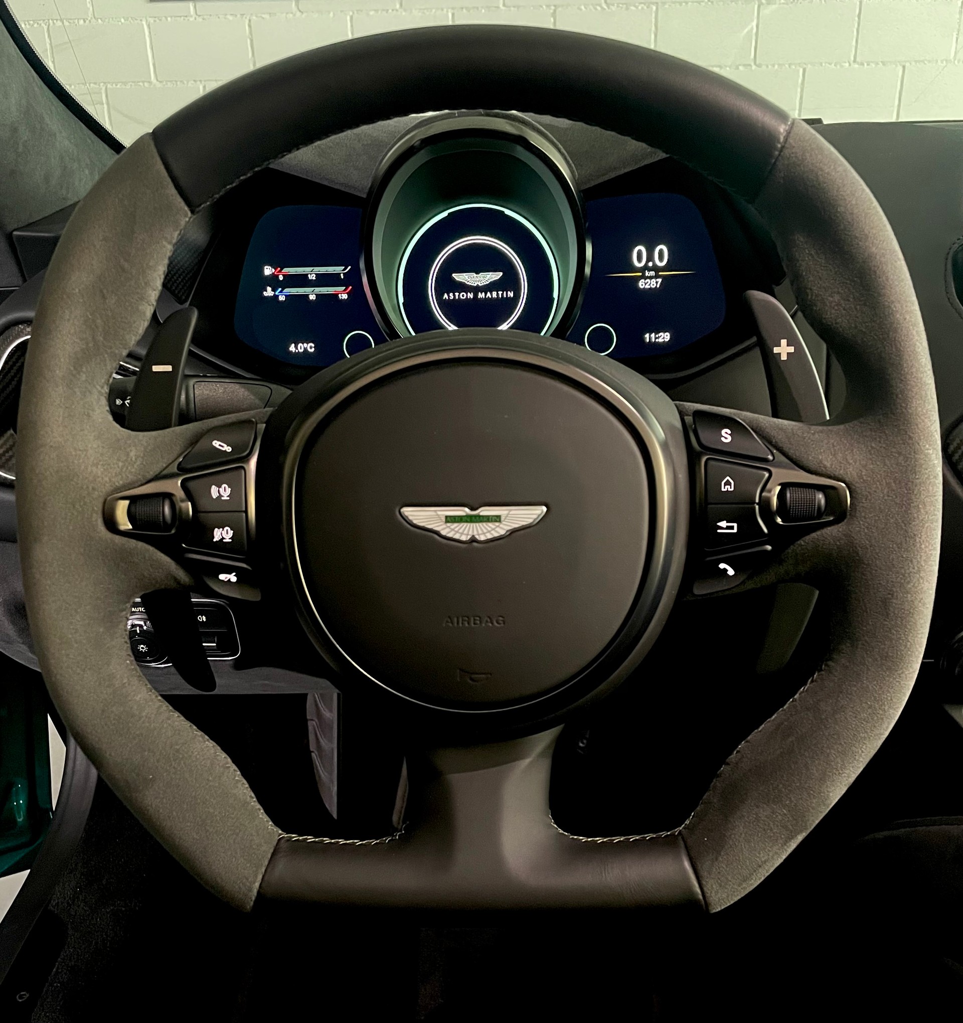 ASTON MARTIN V8 Vantage 4.0 F1 - 535 PS Roadster 1 of 249-image-23