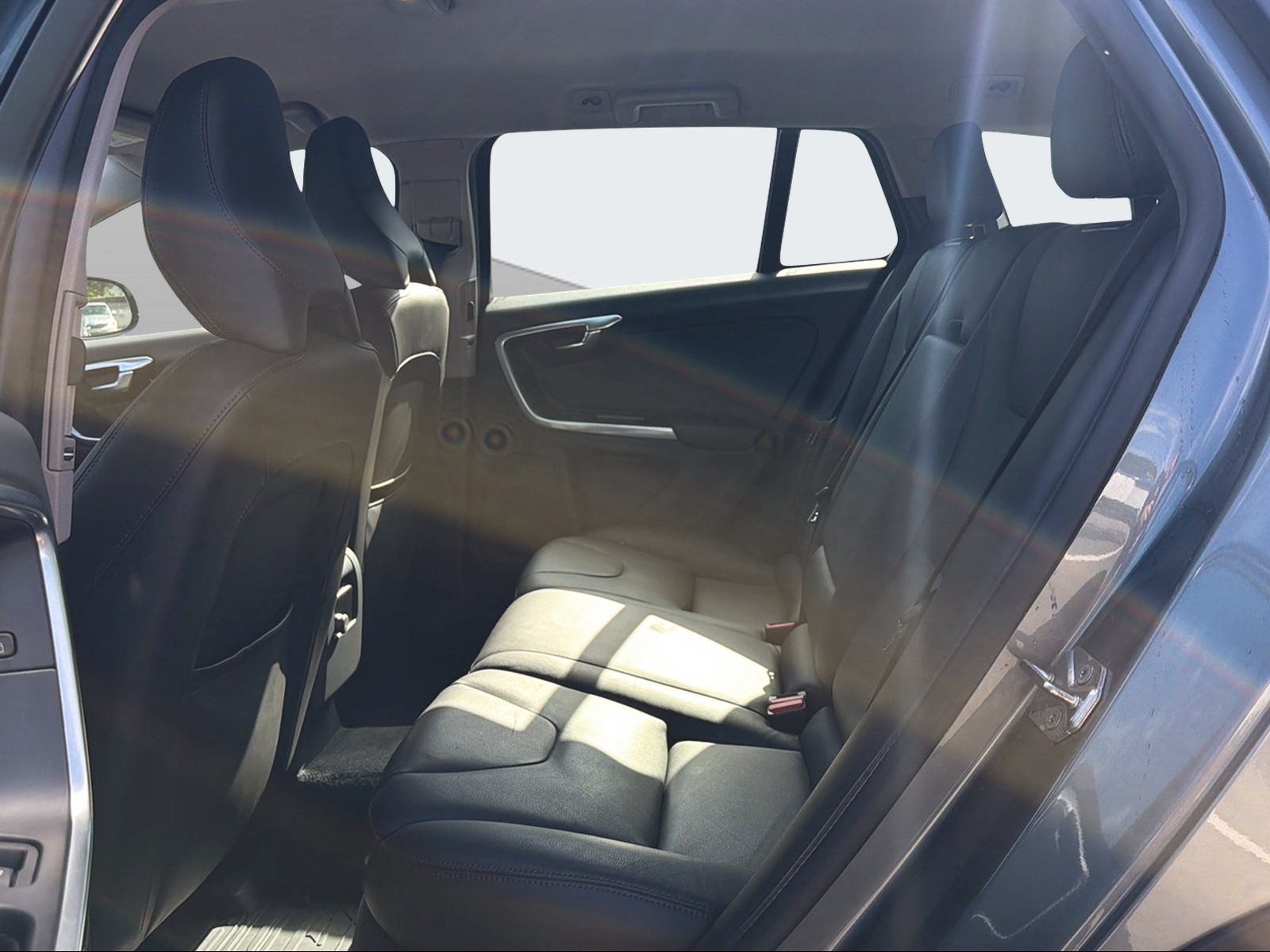 VOLVO V60 Cross Country 2.0 D4 Summum S/S-image-11