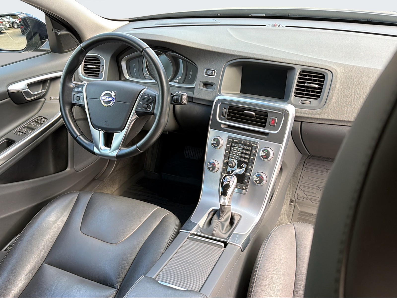 VOLVO V60 Cross Country 2.0 D4 Summum S/S-image-14