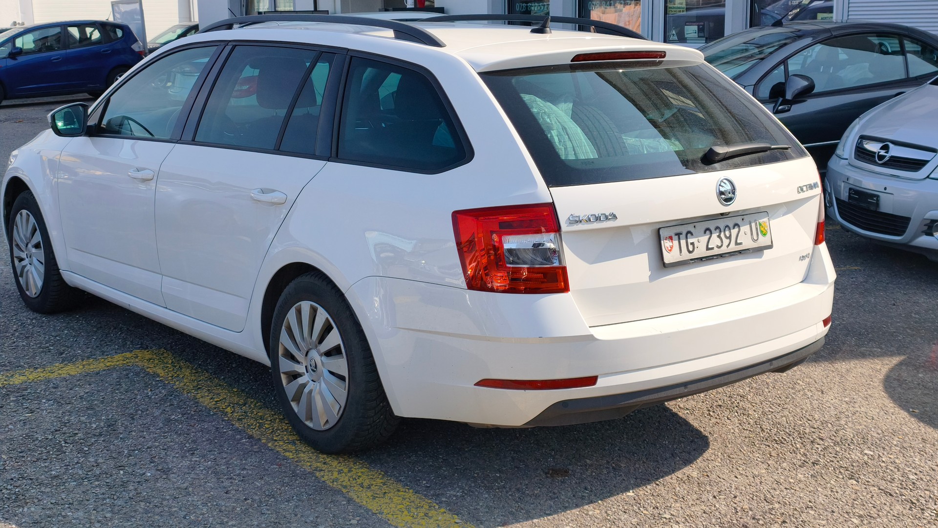 SKODA Octavia Combi 2.0 TDI Ambition 4x4 DSG-image-8