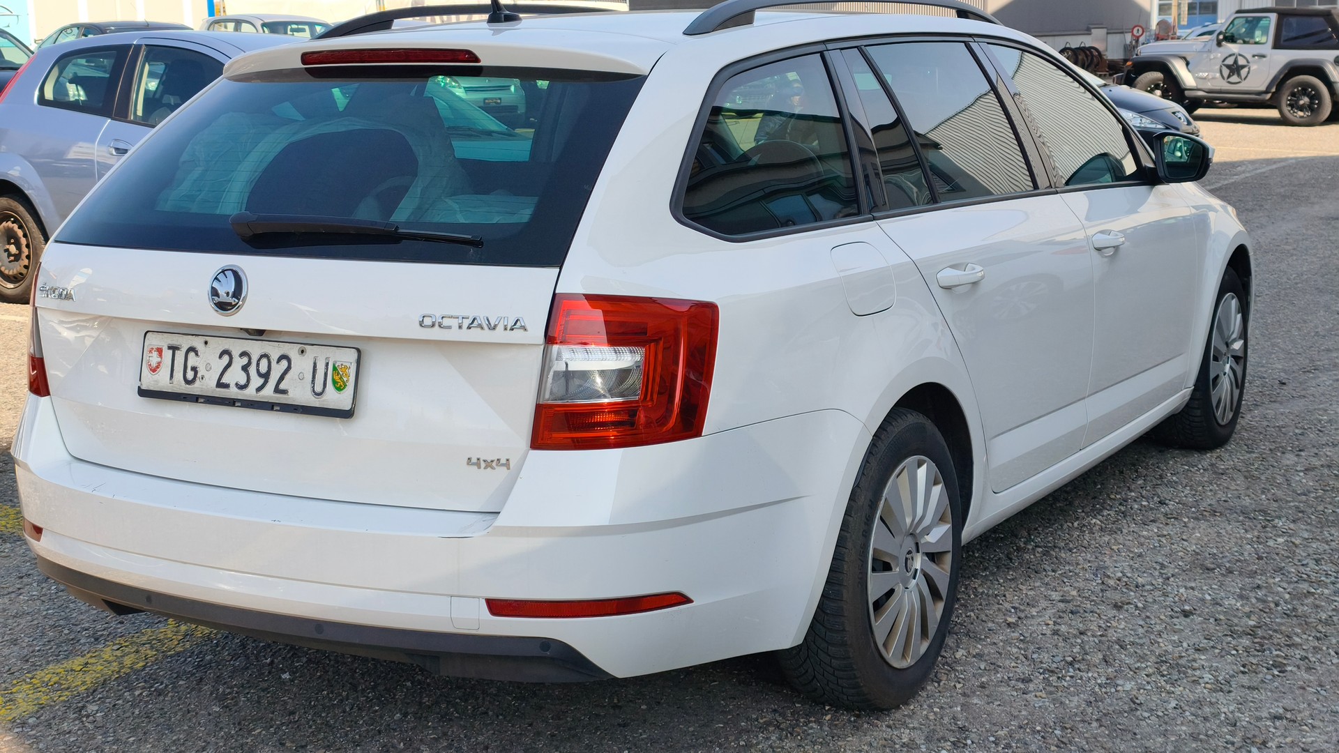 SKODA Octavia Combi 2.0 TDI Ambition 4x4 DSG-image-5