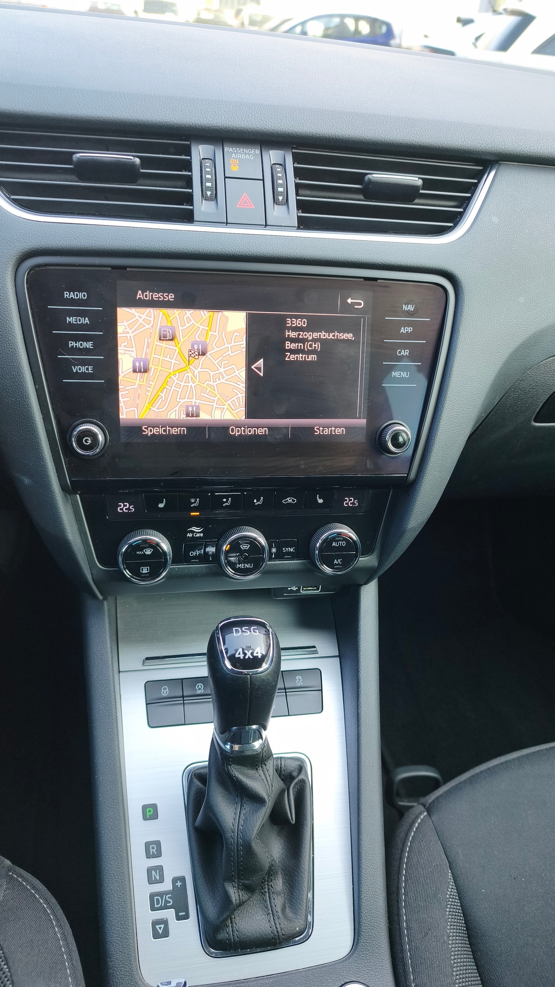 SKODA Octavia Combi 2.0 TDI Ambition 4x4 DSG-image-7