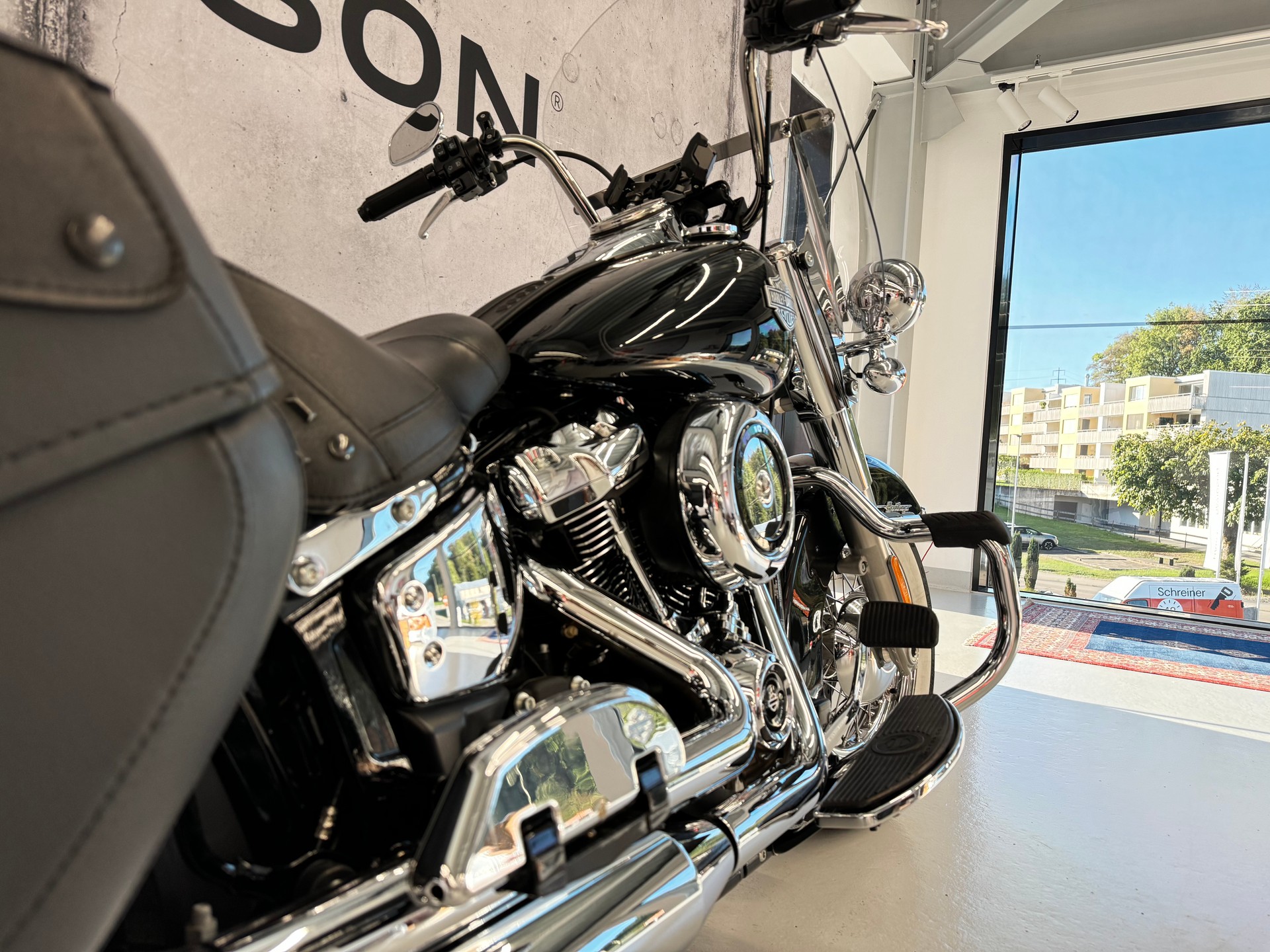 HARLEY-DAVIDSON FLHC Heritage Classic 107-showroom-element-2