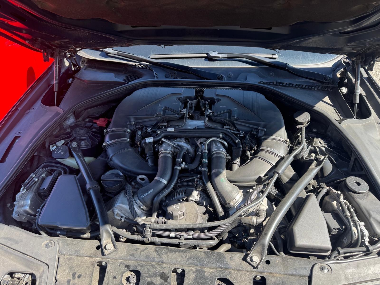 BMW 550i xDrive Luxury Line Steptronic-image-9