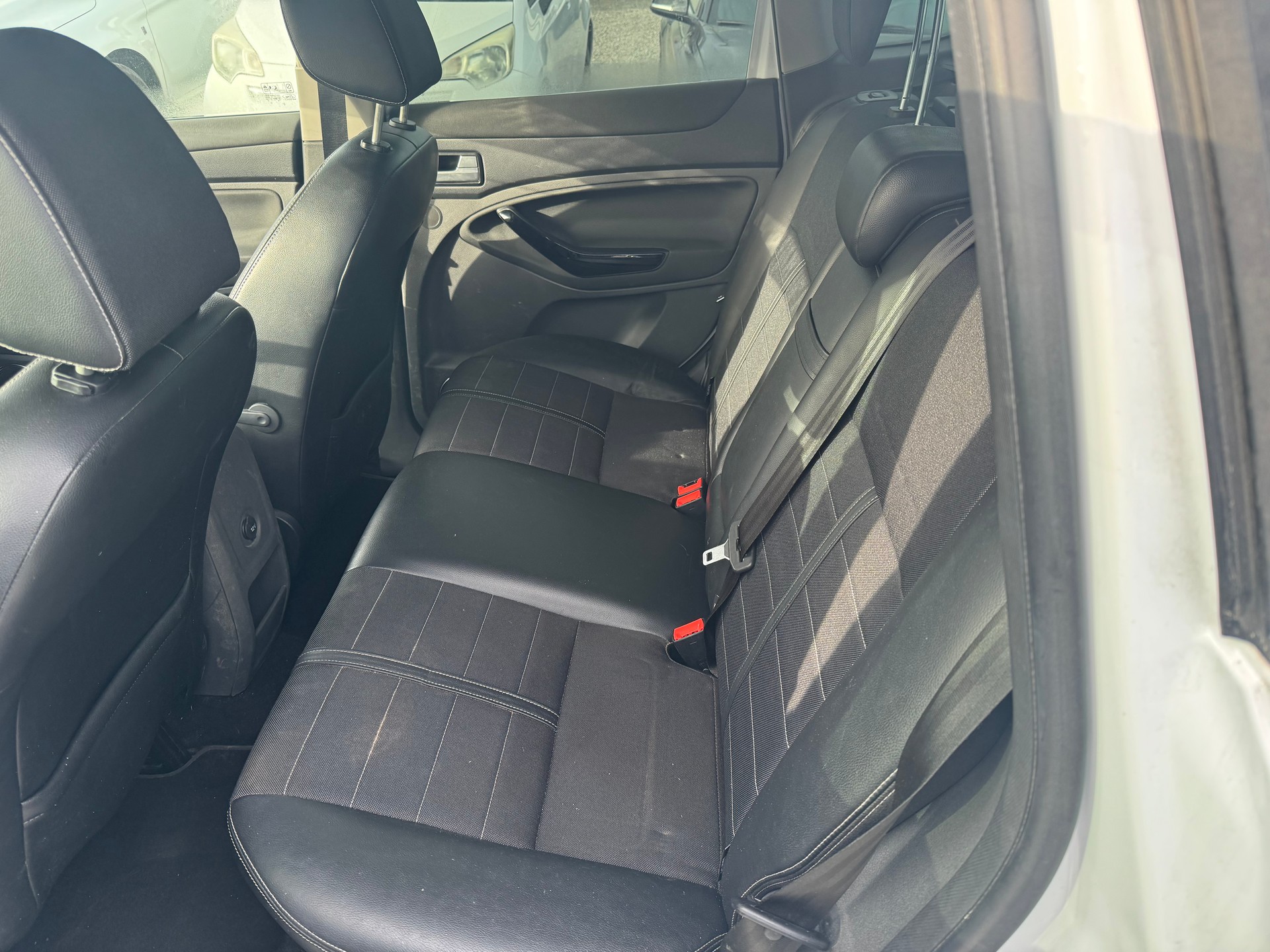 FORD Kuga 2.0 TDCi Titanium 4WD PowerShift-image-8