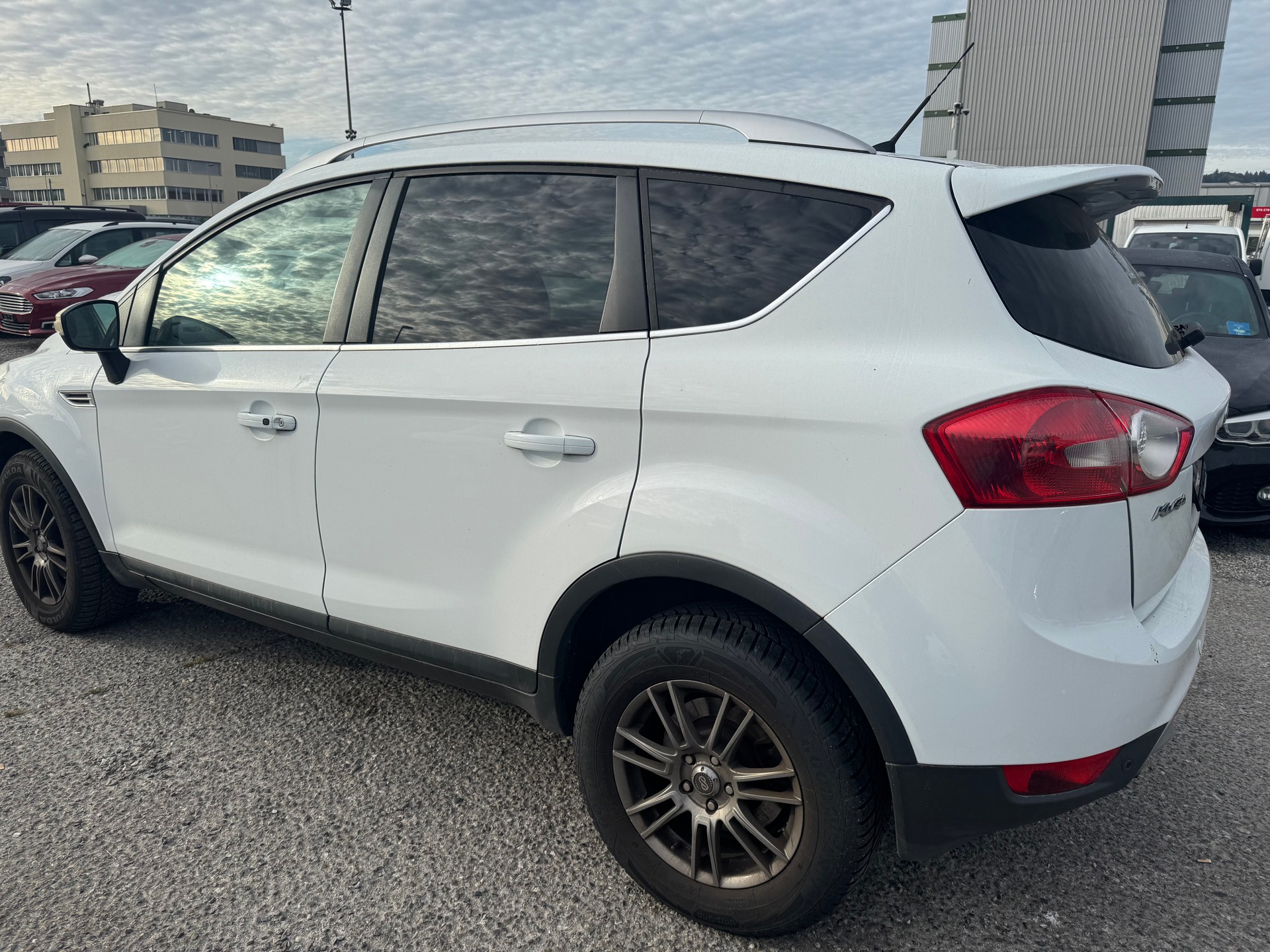 FORD Kuga 2.0 TDCi Titanium 4WD PowerShift-image-3
