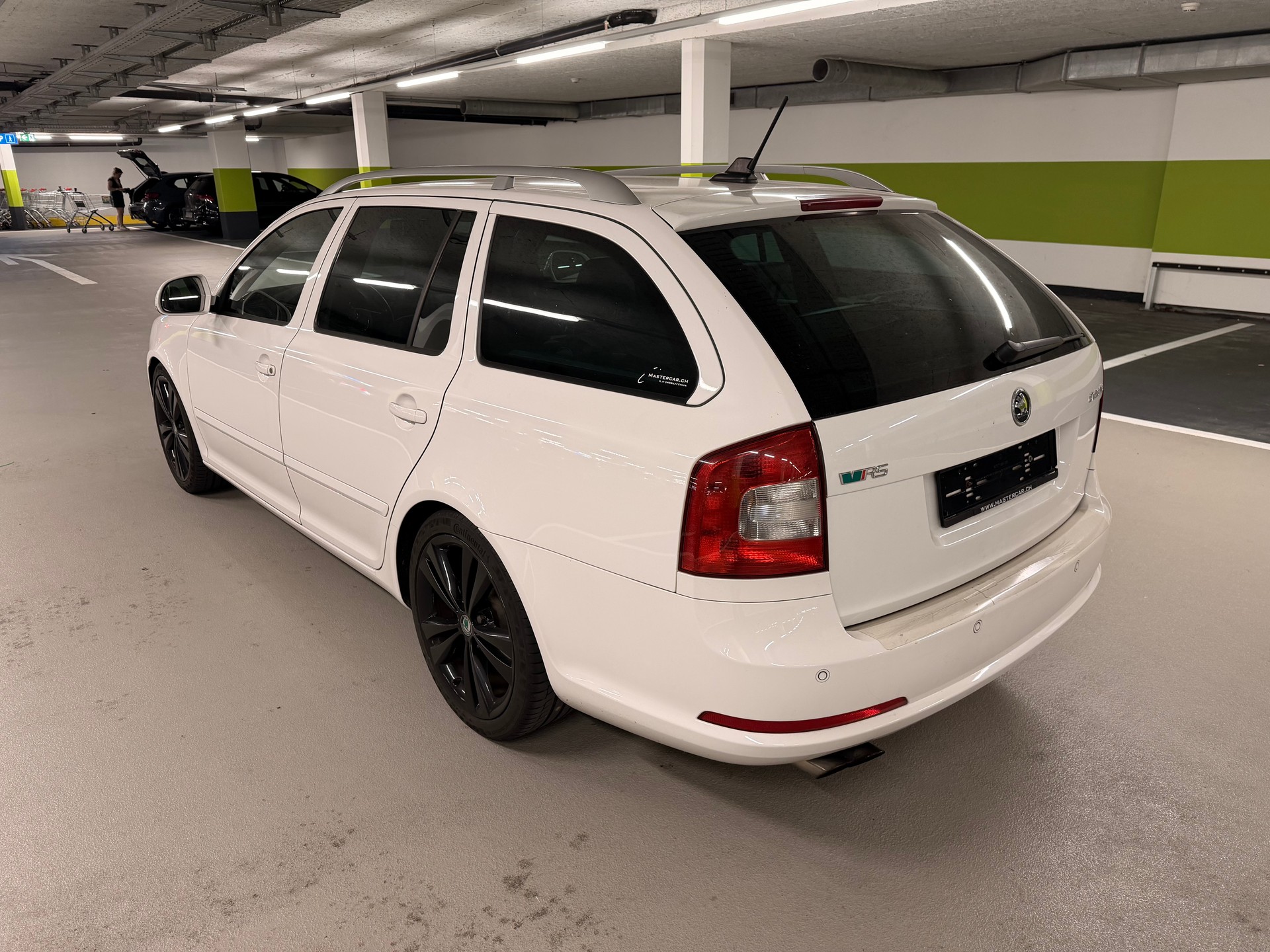 SKODA Octavia Combi 2.0 TSI RS DSG-image-3