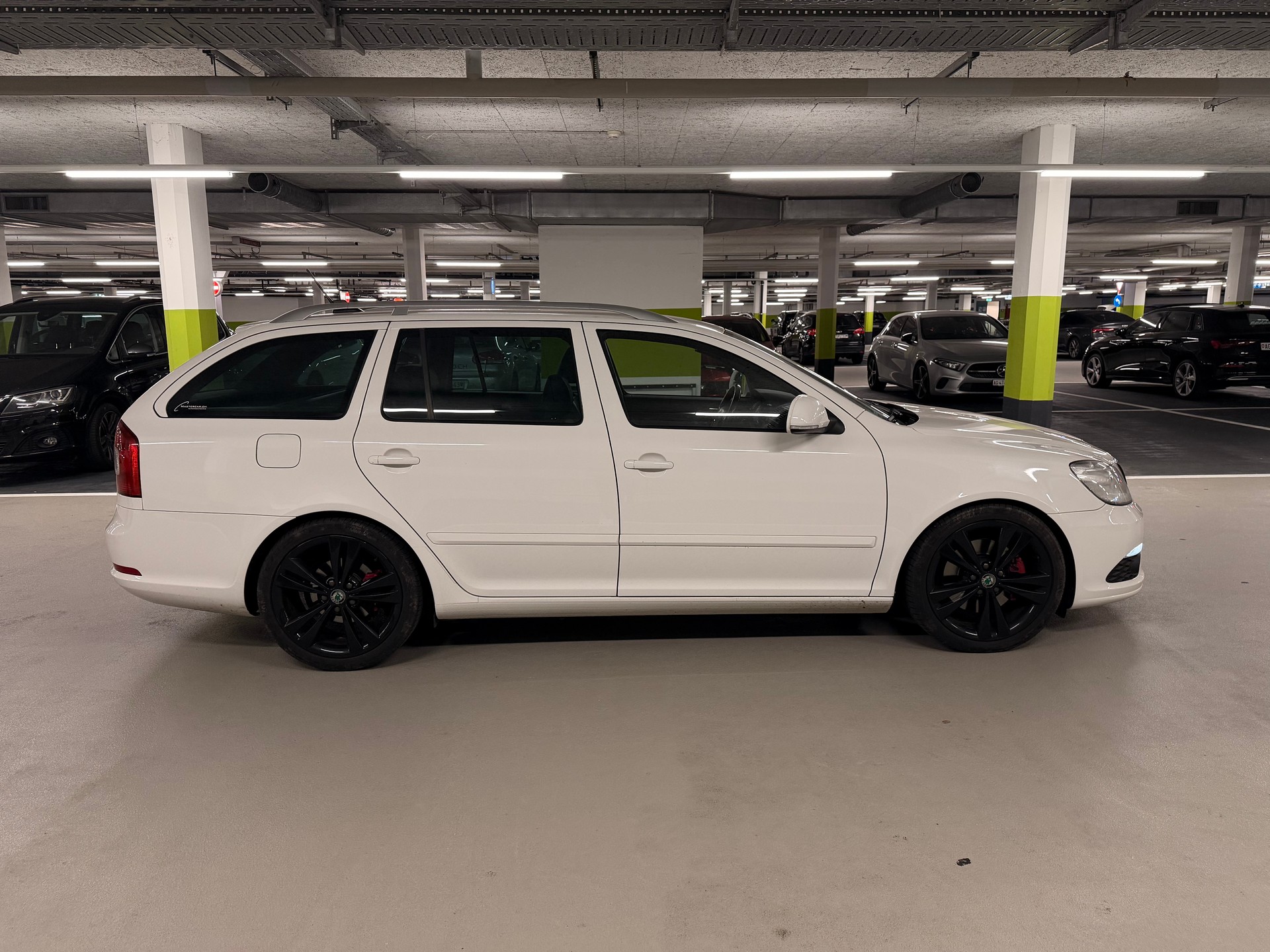 SKODA Octavia Combi 2.0 TSI RS DSG-image-5
