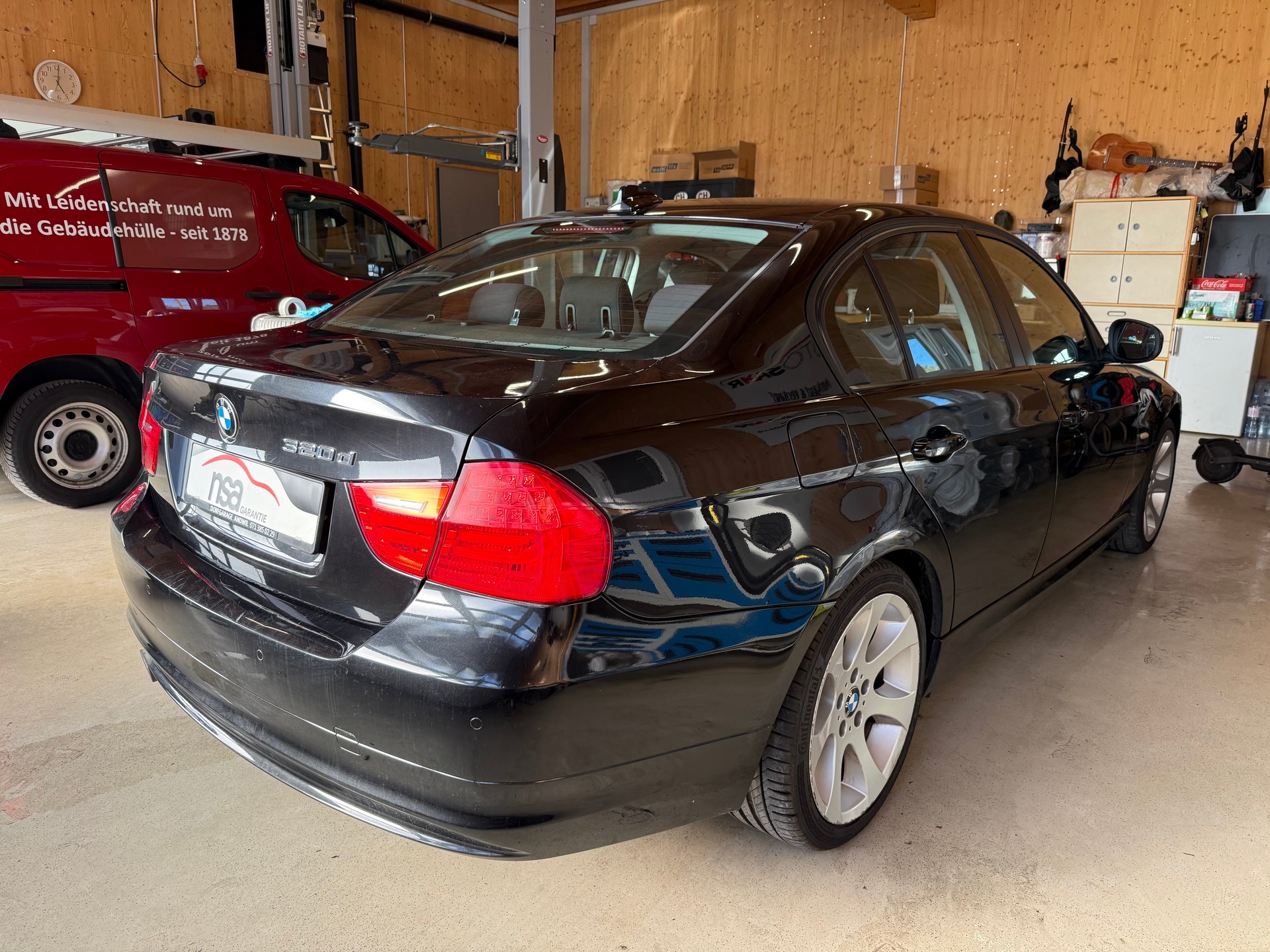 BMW 320d-image-3