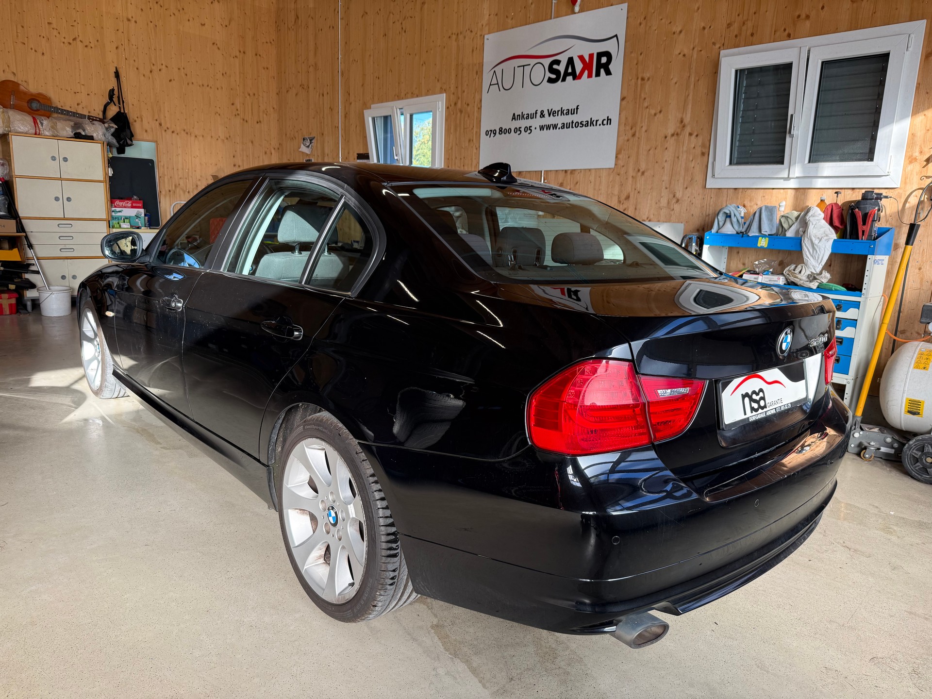 BMW 320d-image-5