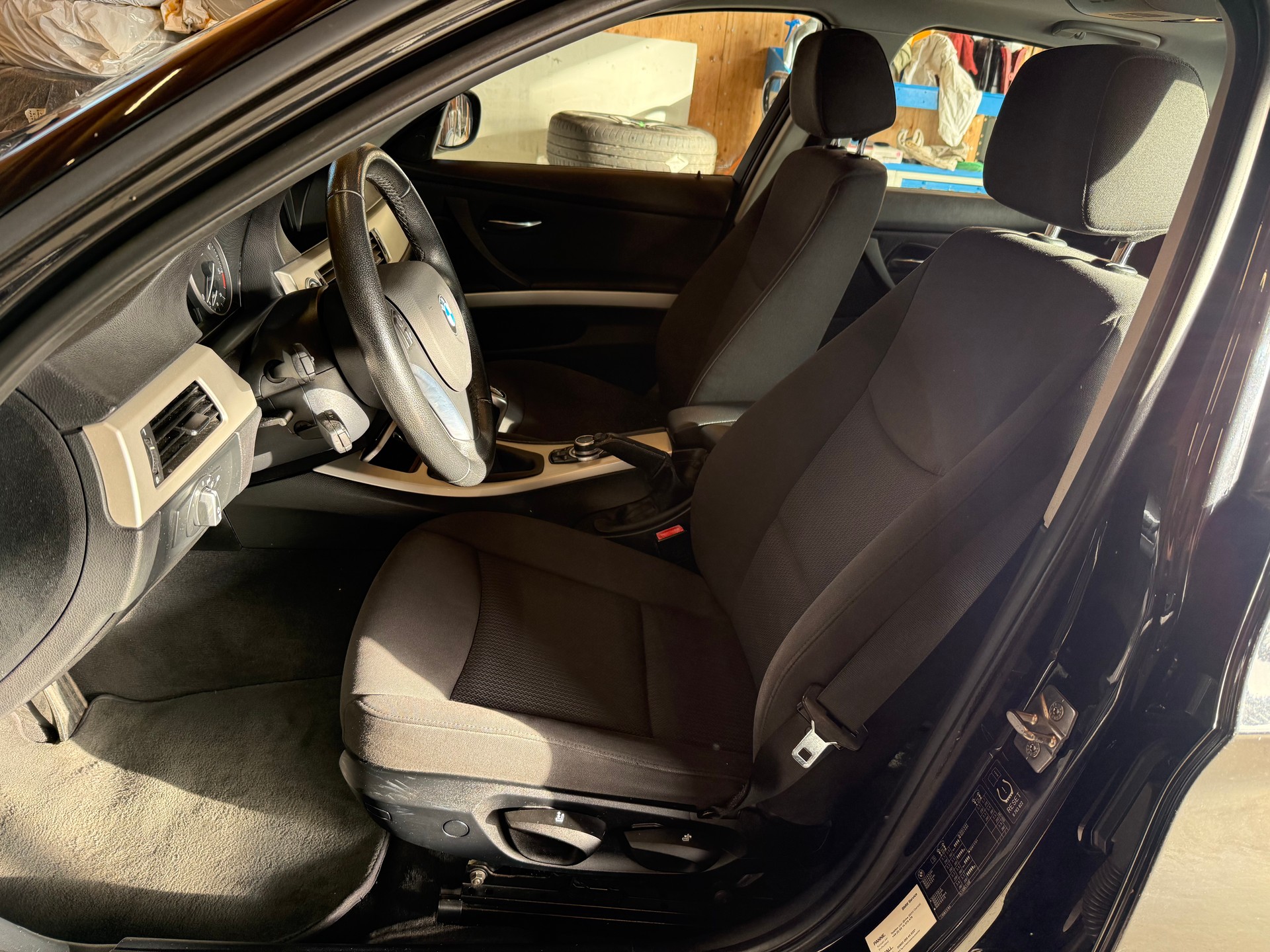 BMW 320d-image-6