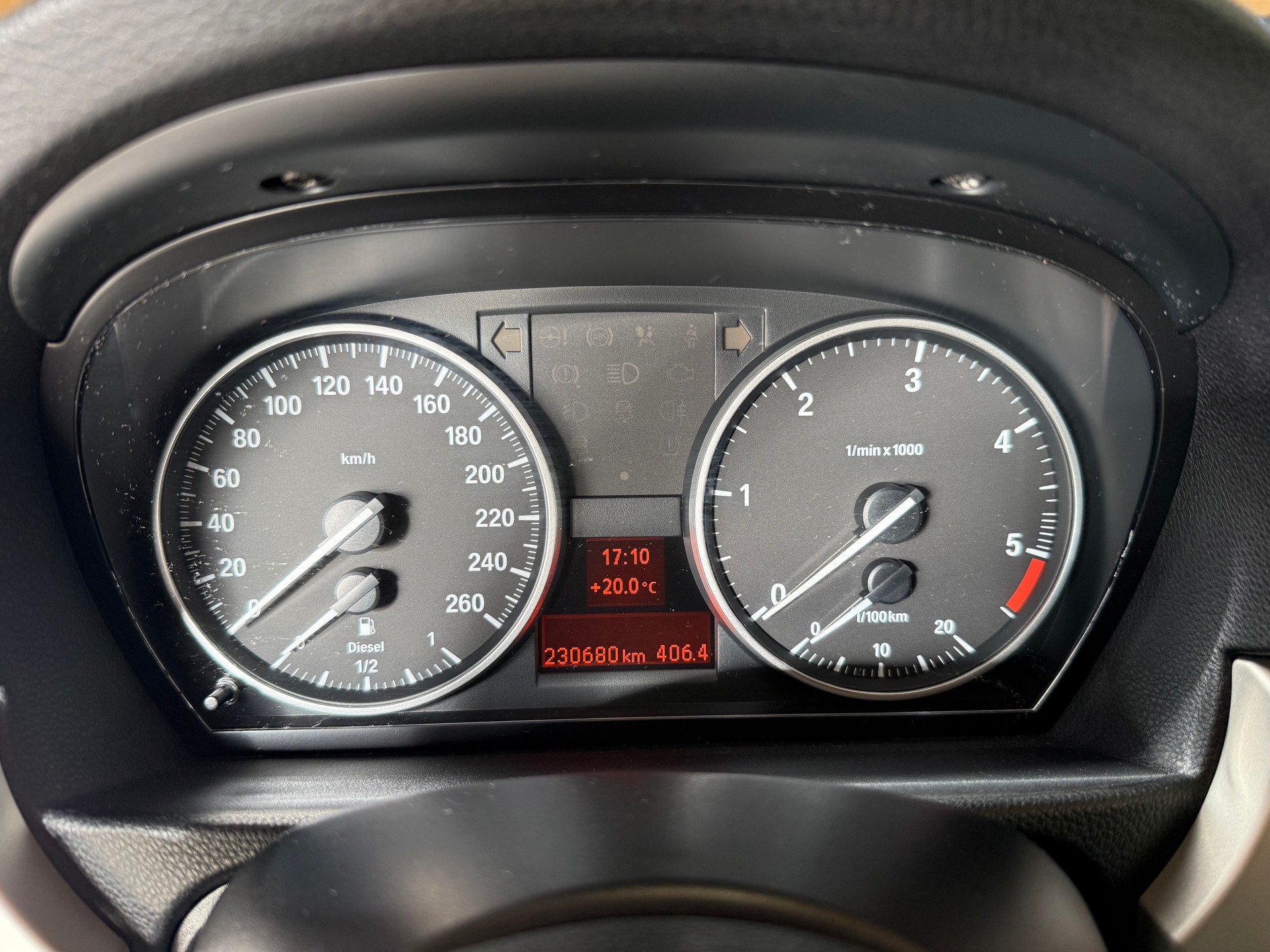 BMW 320d-image-10