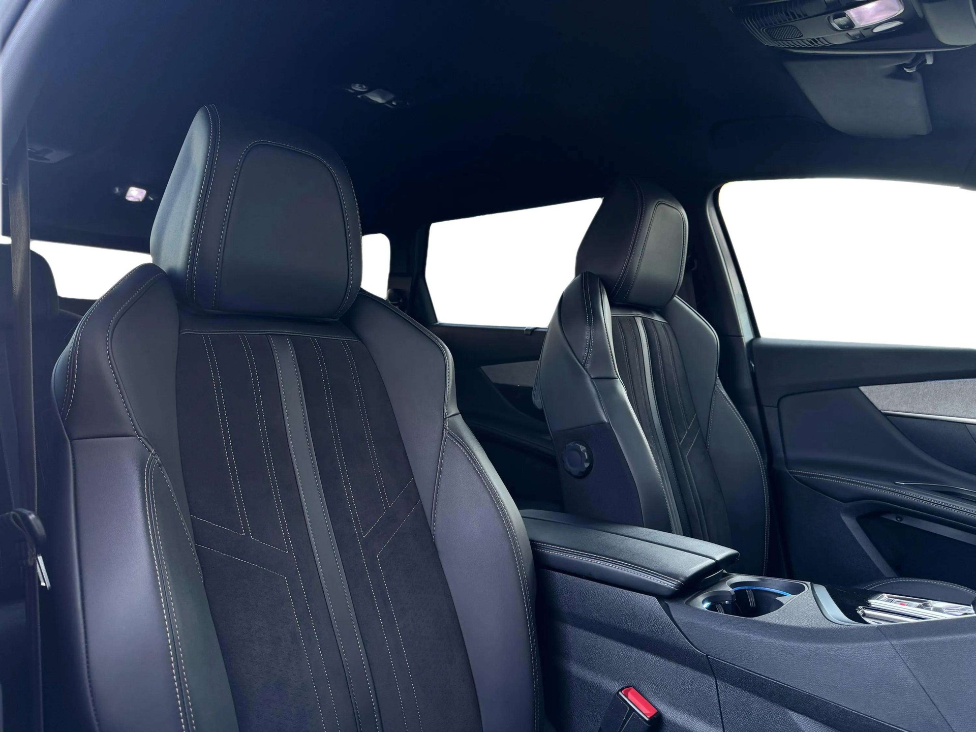 PEUGEOT 5008 1.5 BlueHDi GT EAT8-image-16
