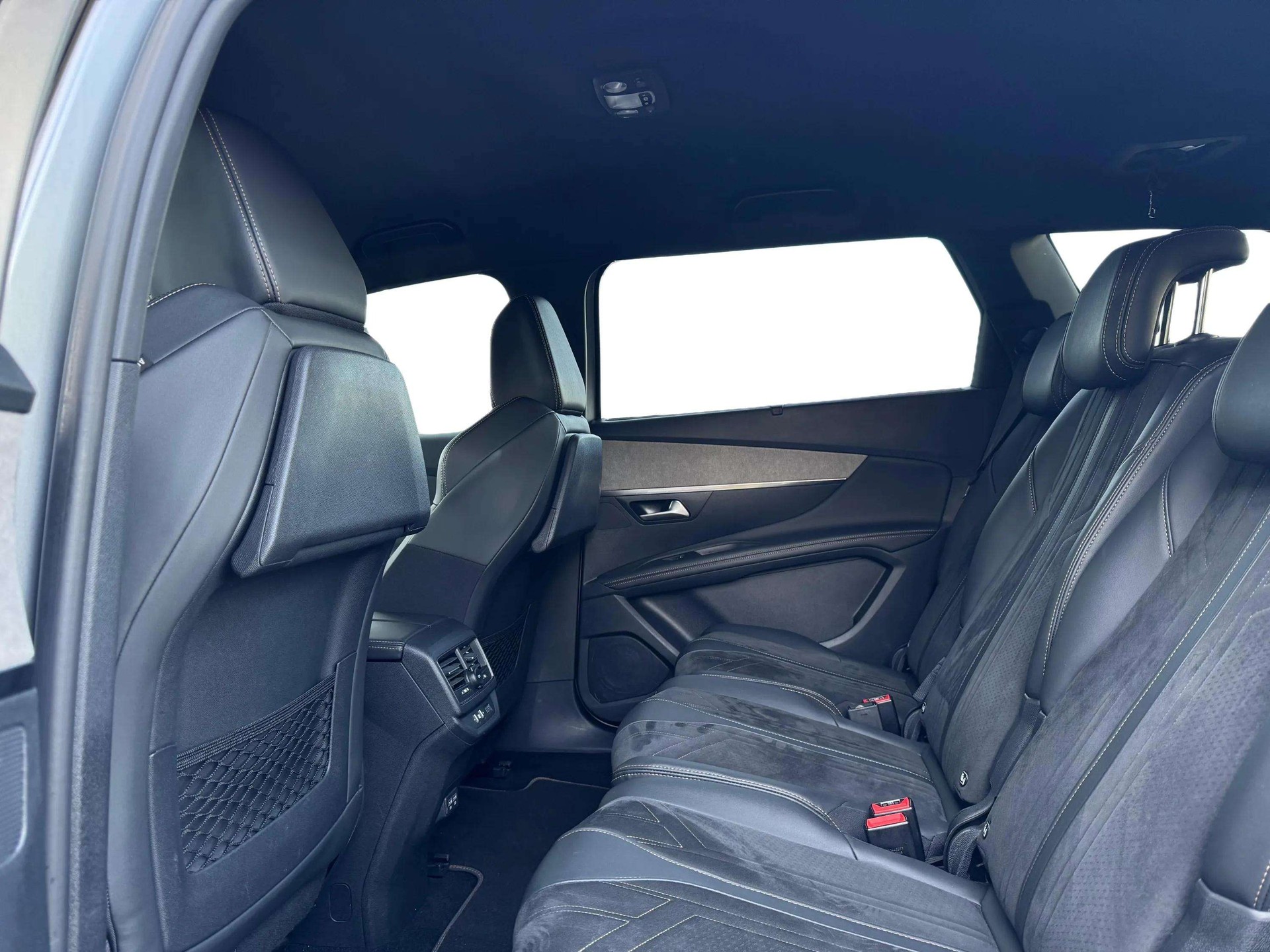PEUGEOT 5008 1.5 BlueHDi GT EAT8-image-19