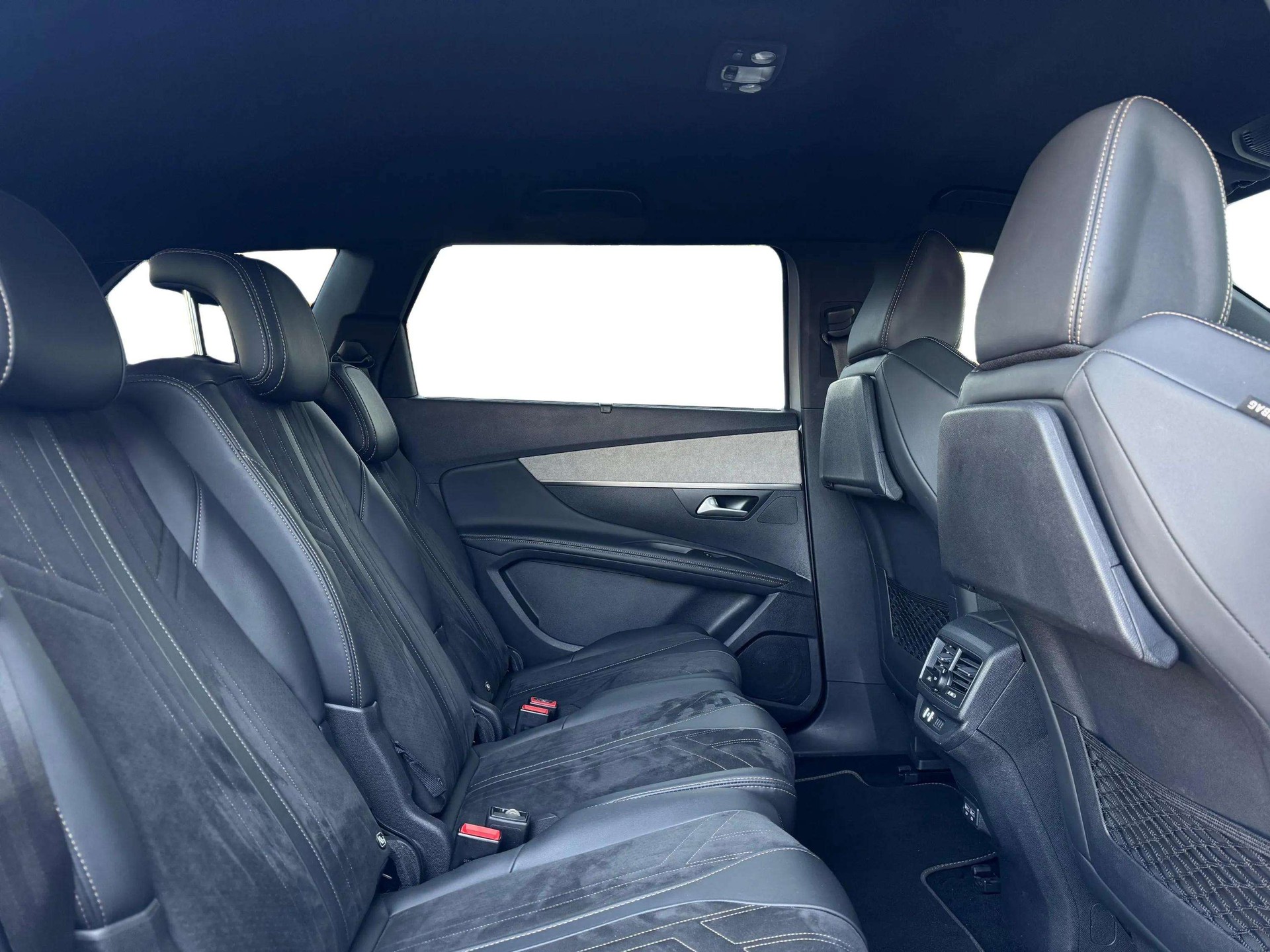 PEUGEOT 5008 1.5 BlueHDi GT EAT8-image-17