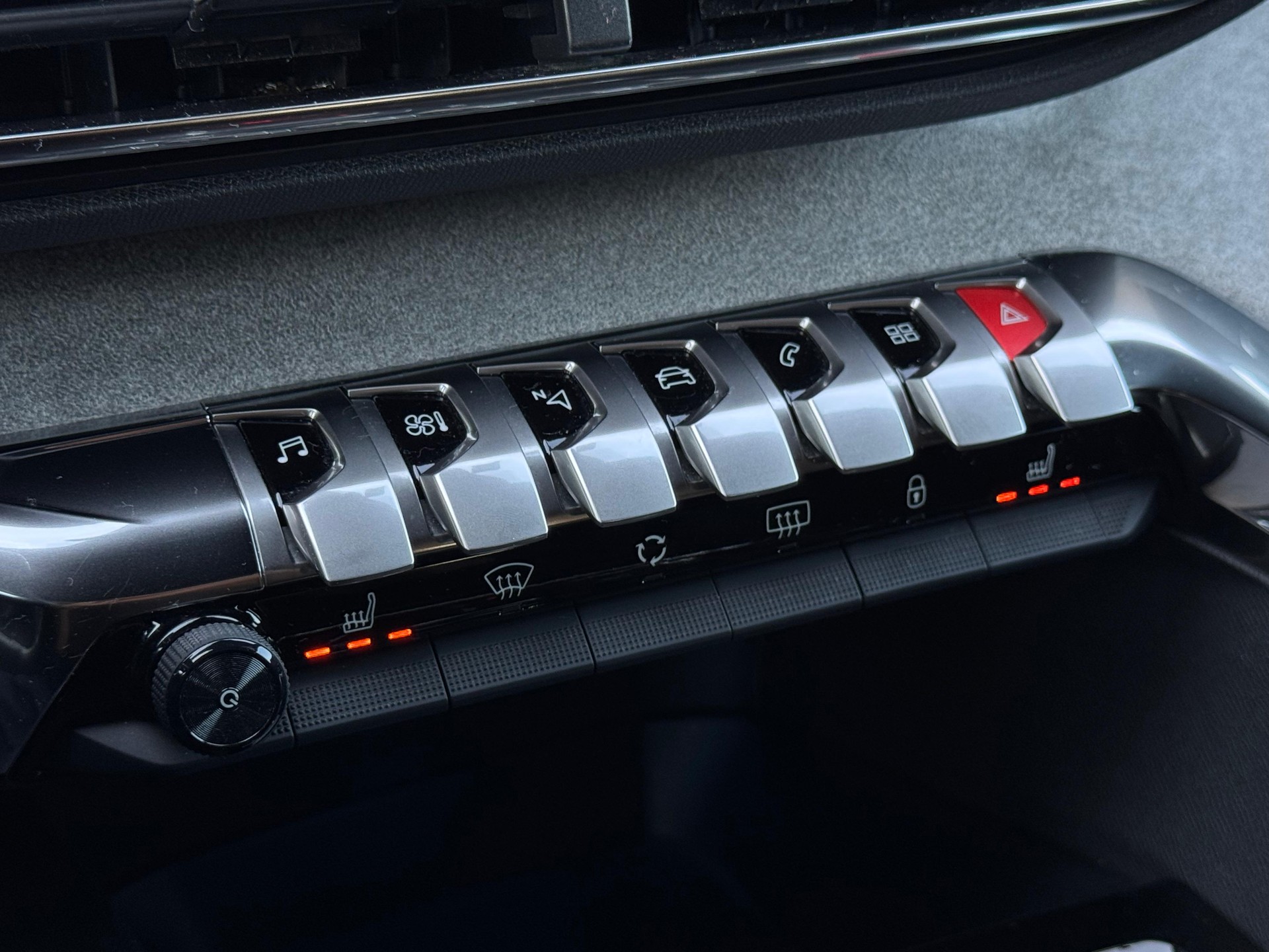 PEUGEOT 5008 1.5 BlueHDi GT EAT8-image-13