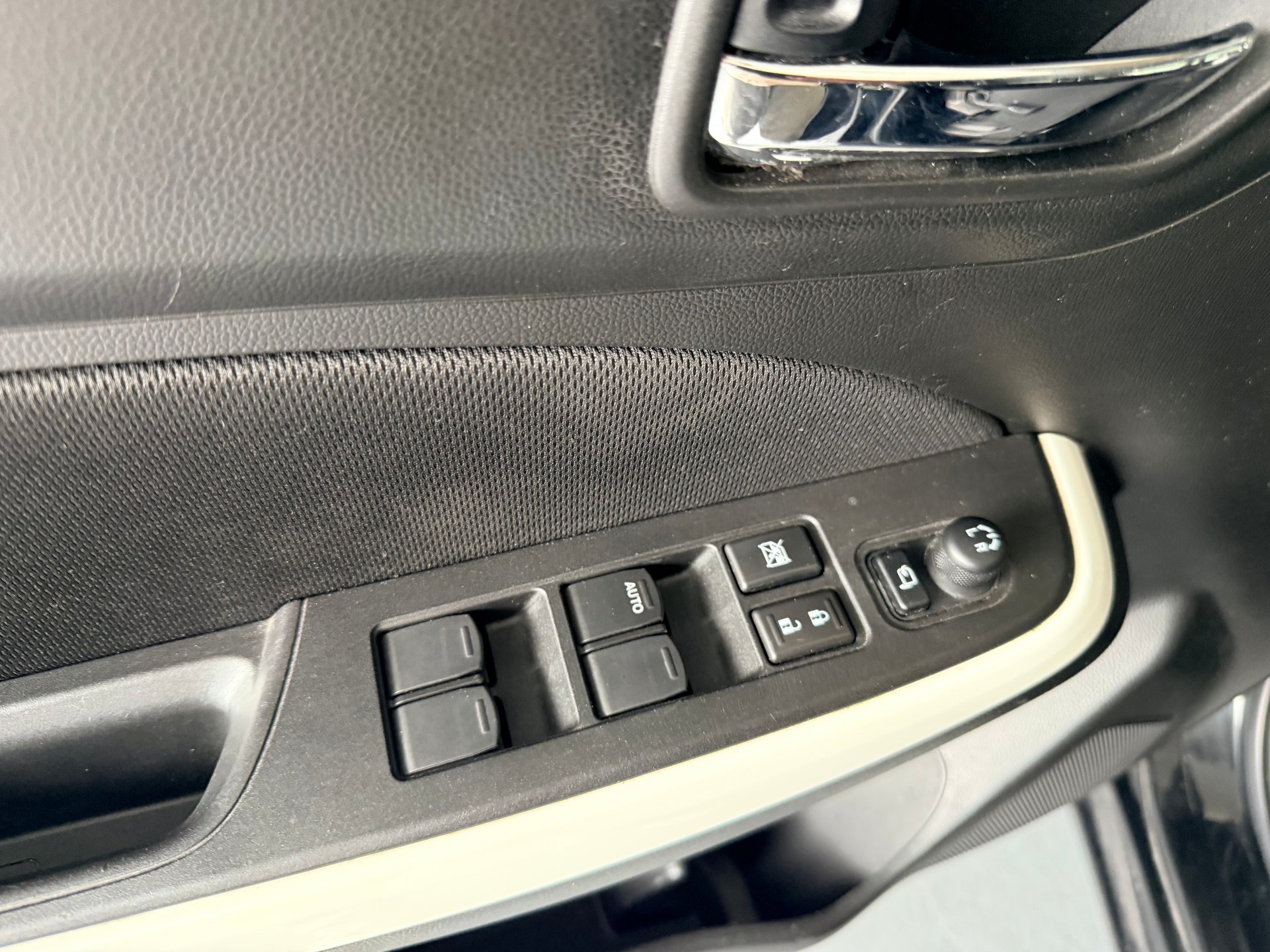 SUZUKI Swift 1.2i 16V SHVS Compact Top Hybrid Allgrip 4x4-image-9