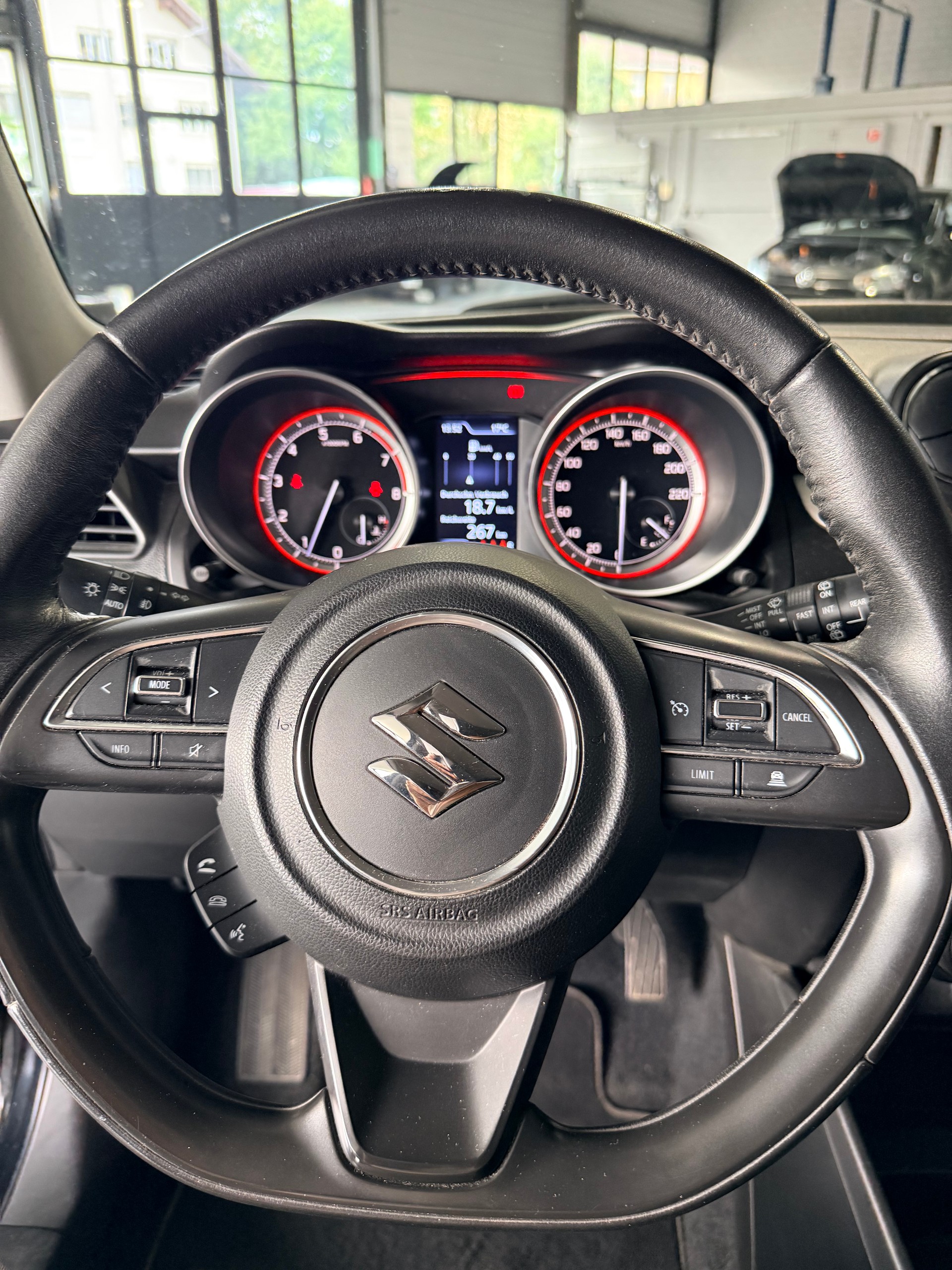 SUZUKI Swift 1.2i 16V SHVS Compact Top Hybrid Allgrip 4x4-image-11