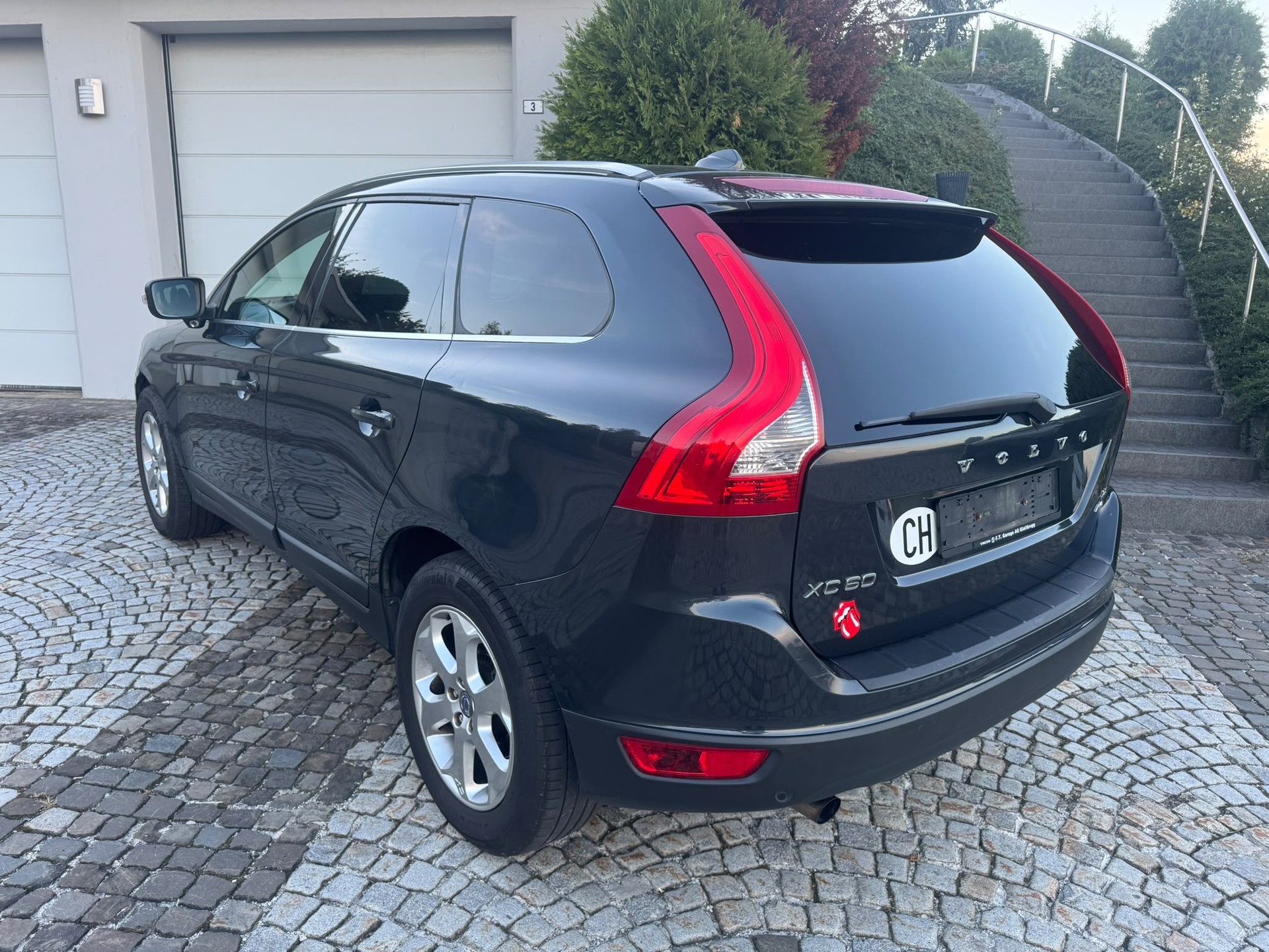 VOLVO XC60 D5 AWD Summum Geartronic-image-7
