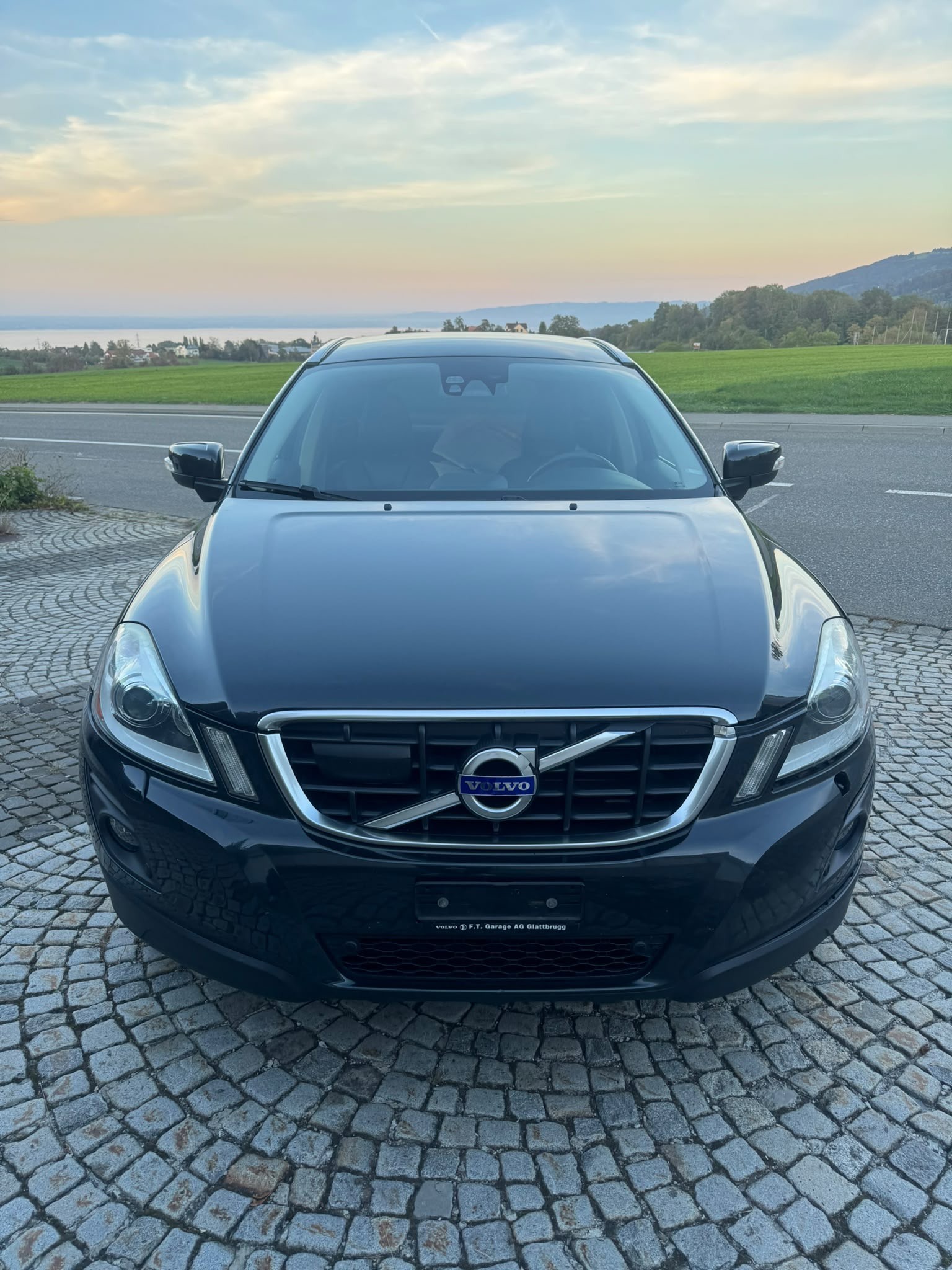 VOLVO XC60 D5 AWD Summum Geartronic-image-1
