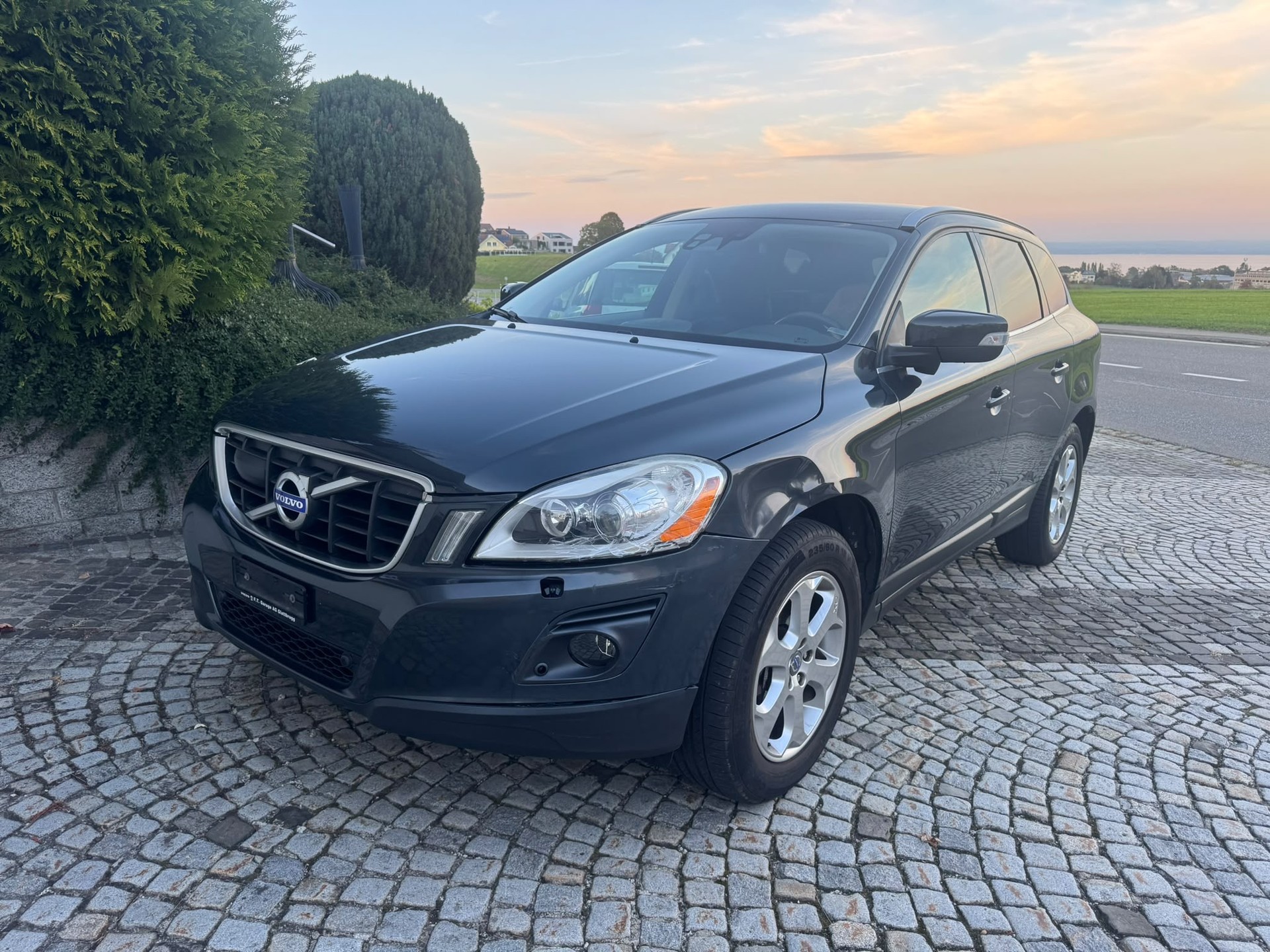 VOLVO XC60 D5 AWD Summum Geartronic-image-0
