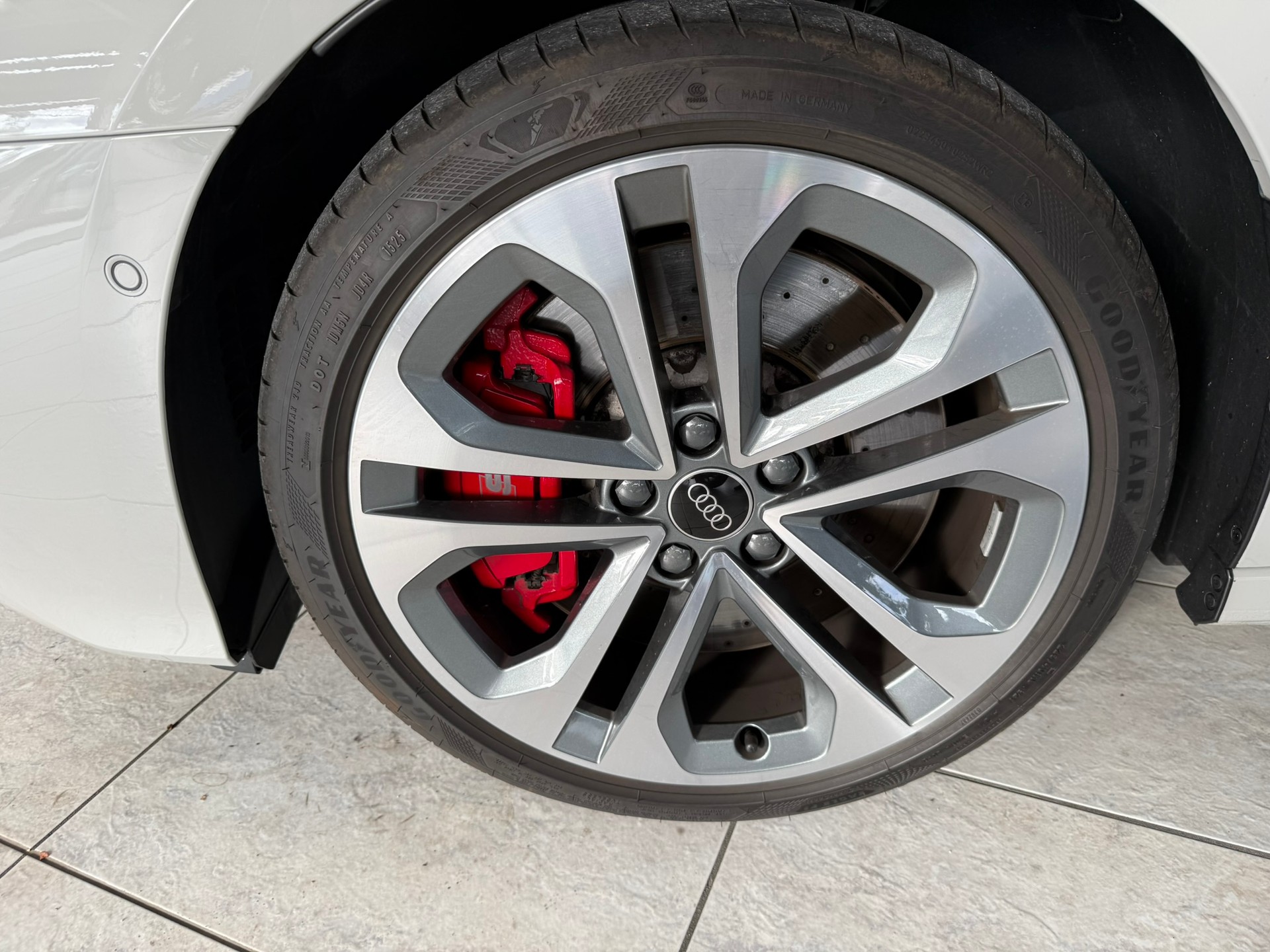 AUDI S3 Limousine TFSI quattro S-tronic, Porsche "KREIDE"-image-29
