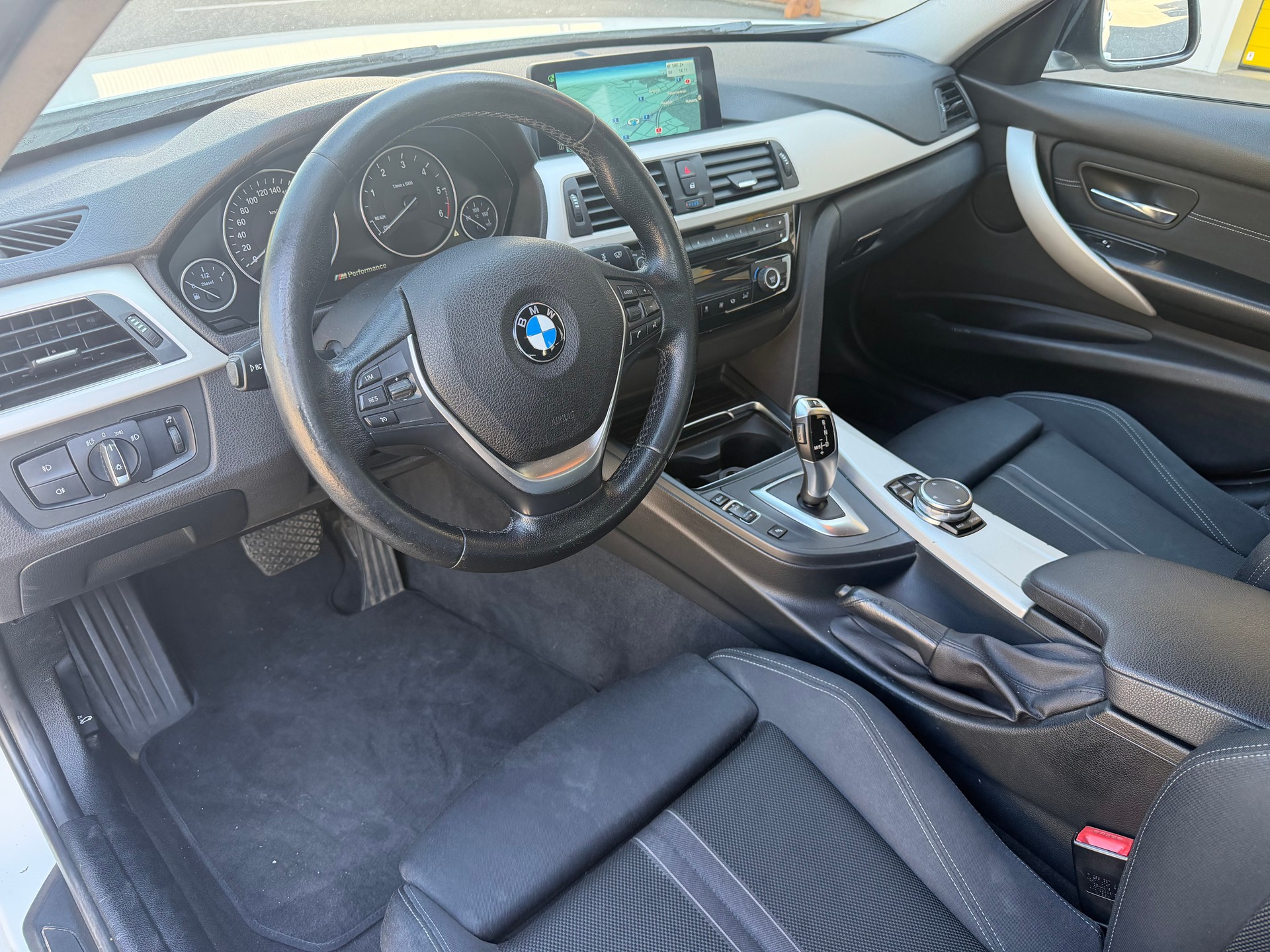 BMW 316d Touring Business Steptronic-image-9