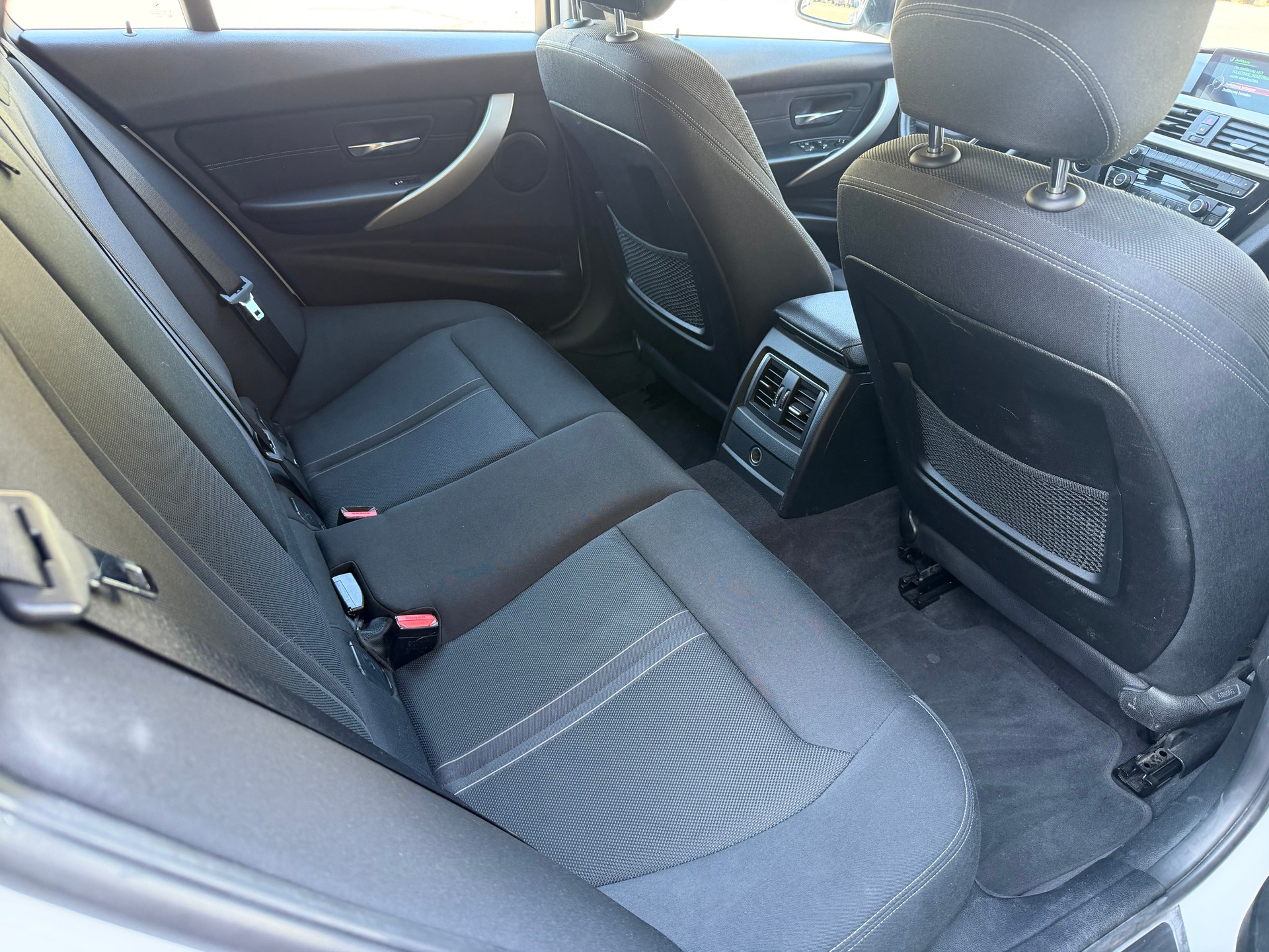 BMW 316d Touring Business Steptronic-image-14